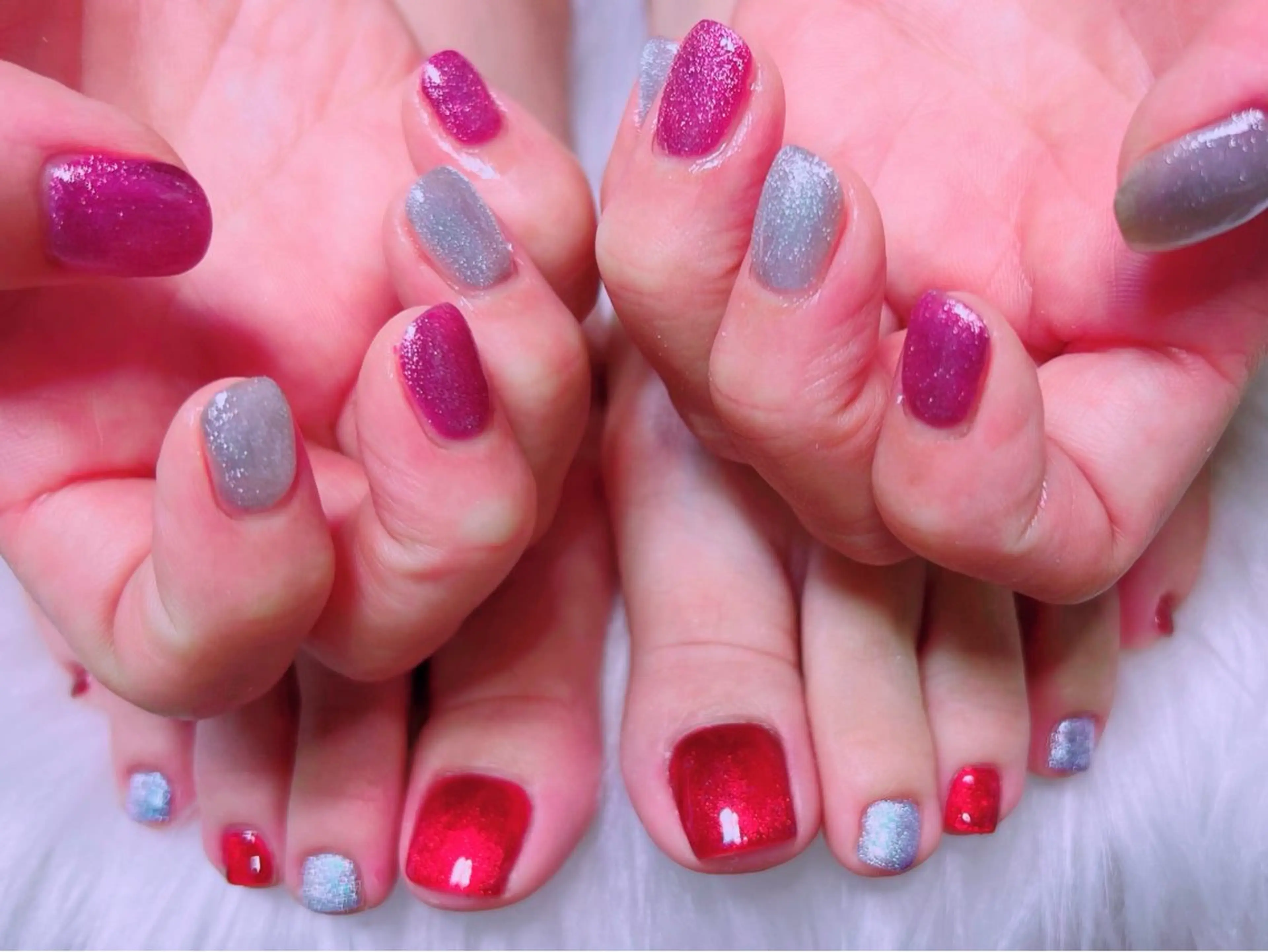 ワンカラー🩷ハンドネイルとフットネイルのセット(2色まで)の写真