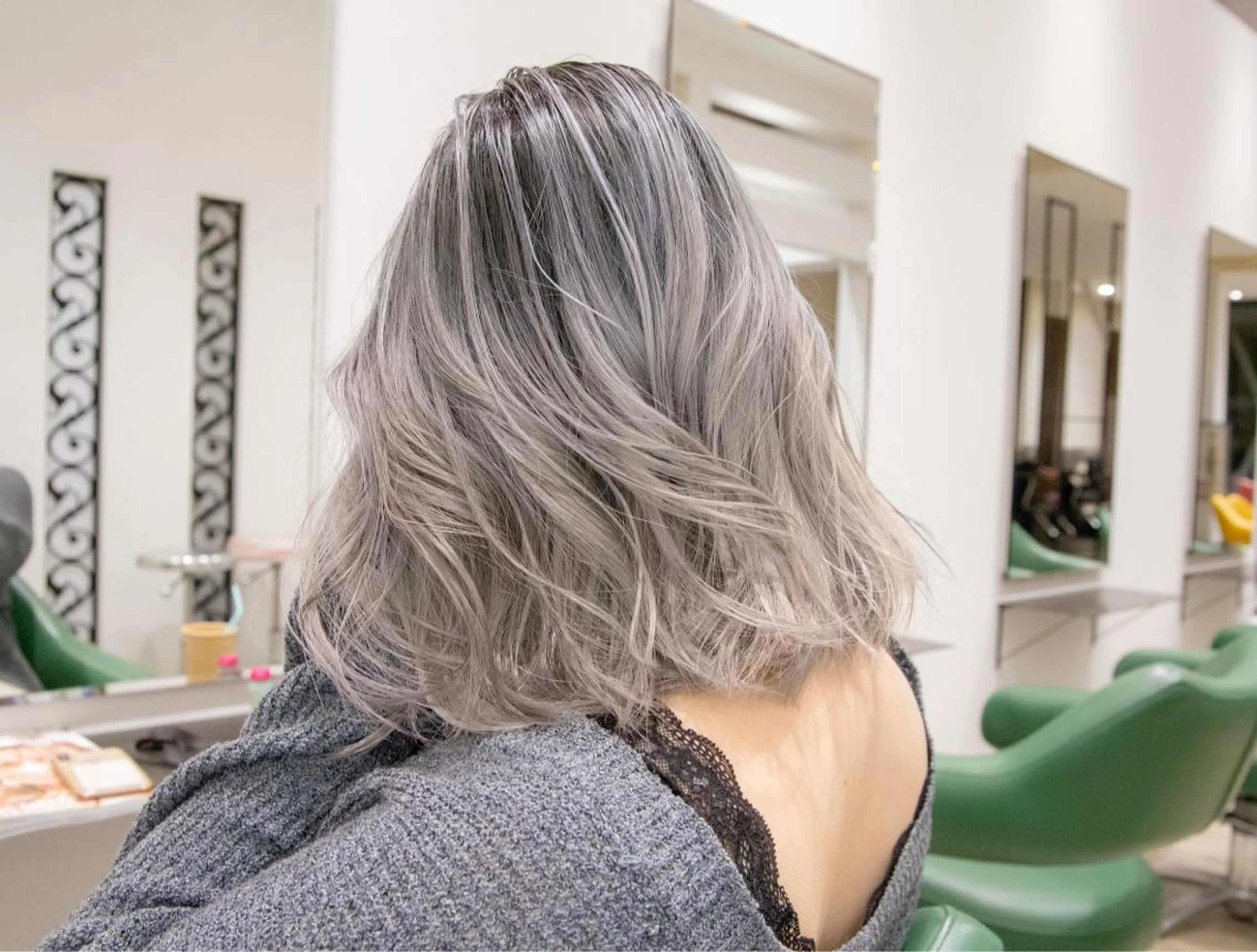 セミロング カラー バレイヤージュ レイヤーカット ヘアカラー Re:ta Hair 飯田淳平のヘアスタイル