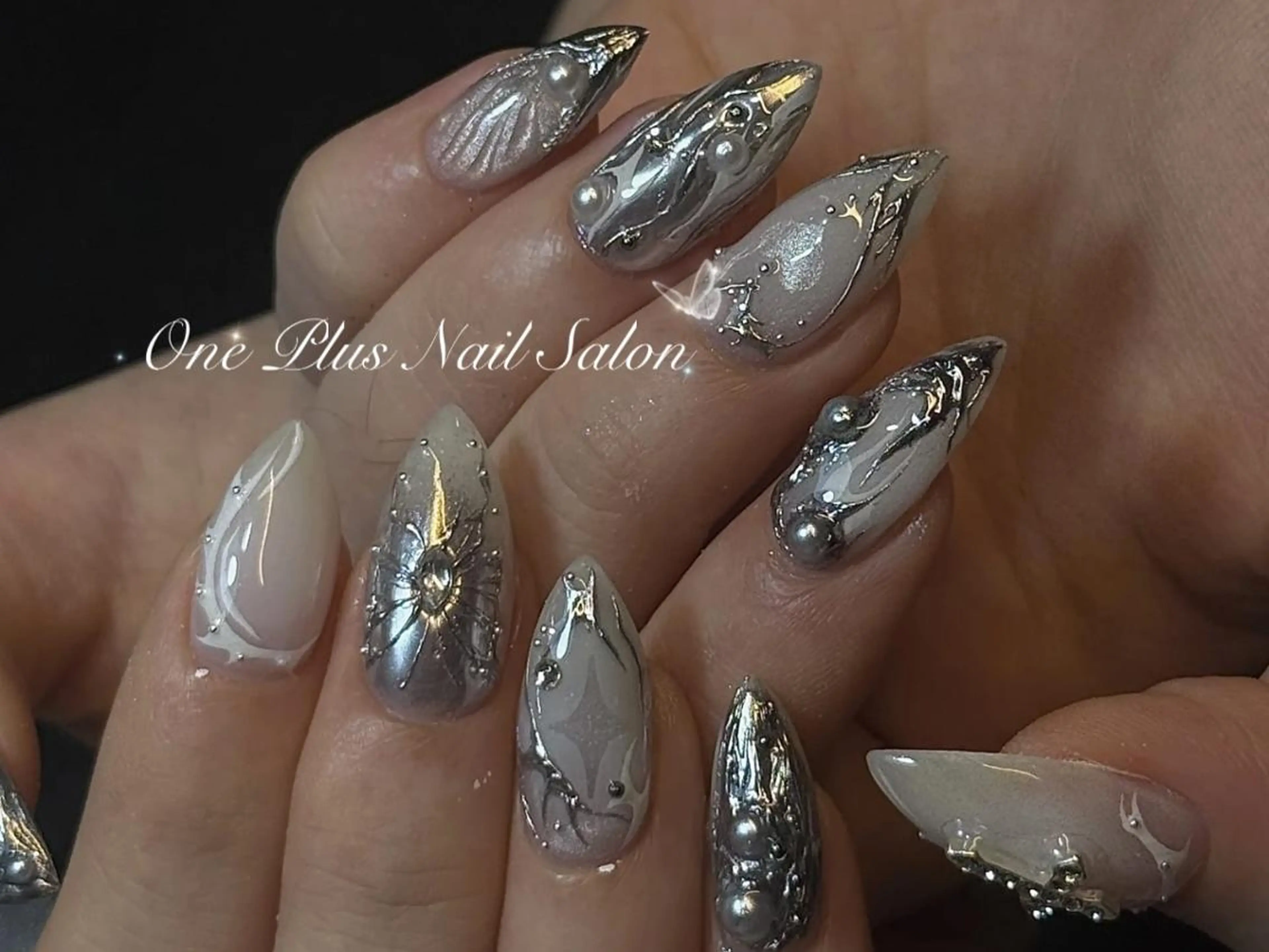 ネイル One Plus キキのネイルデザイン