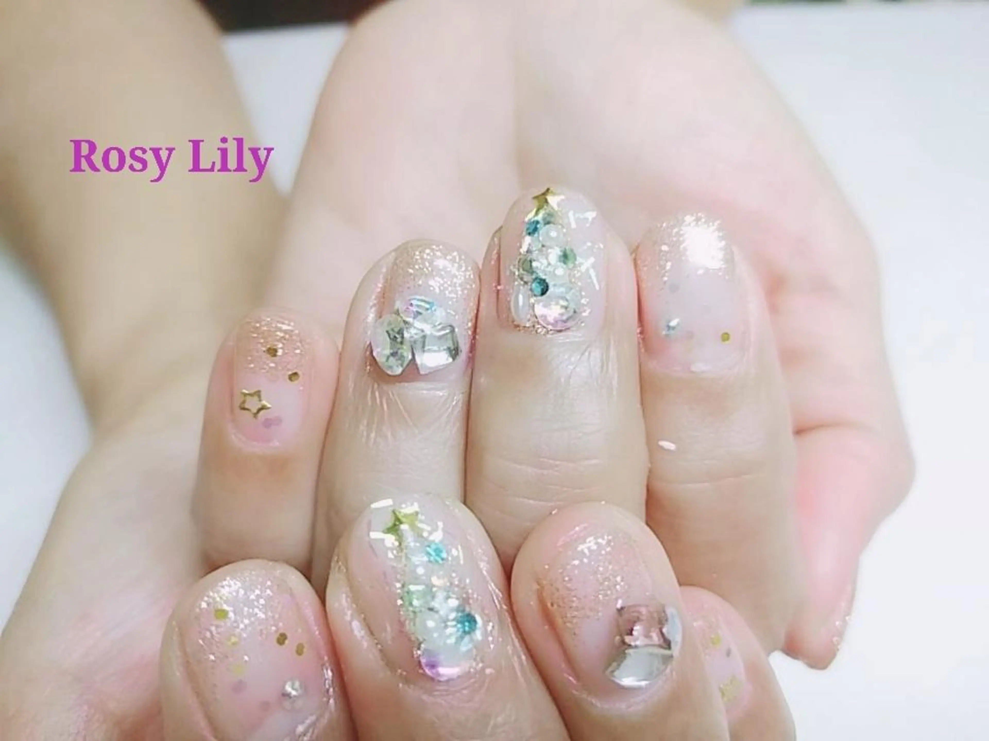 ネイル 持ち込み ハンドネイル ハンドケア プライベートサロン RosyLily所属・プライベートサロン Rosy Lilyのネイルデザイン