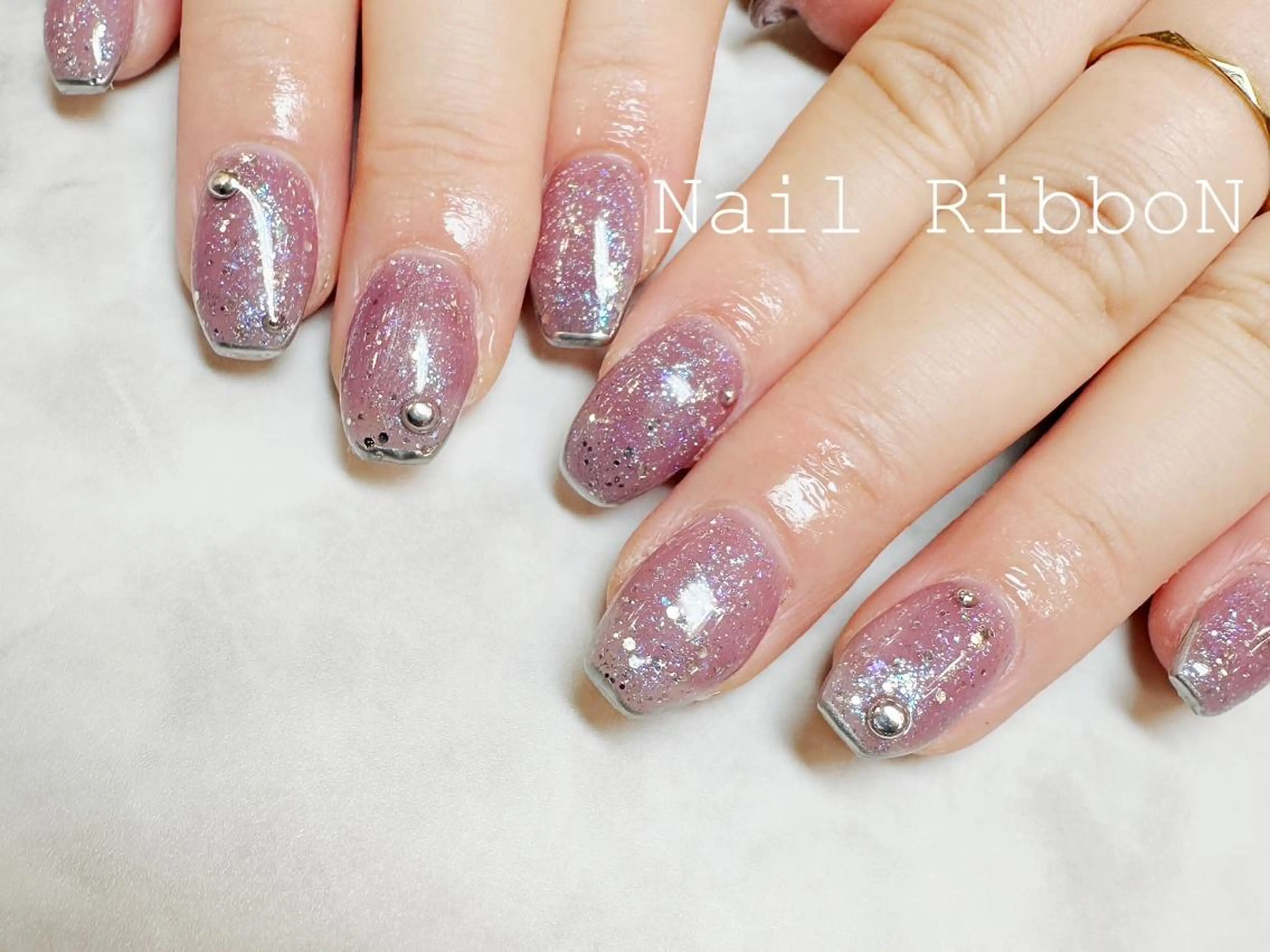 ネイル ネイルリボン 受付スタッフのネイルデザイン