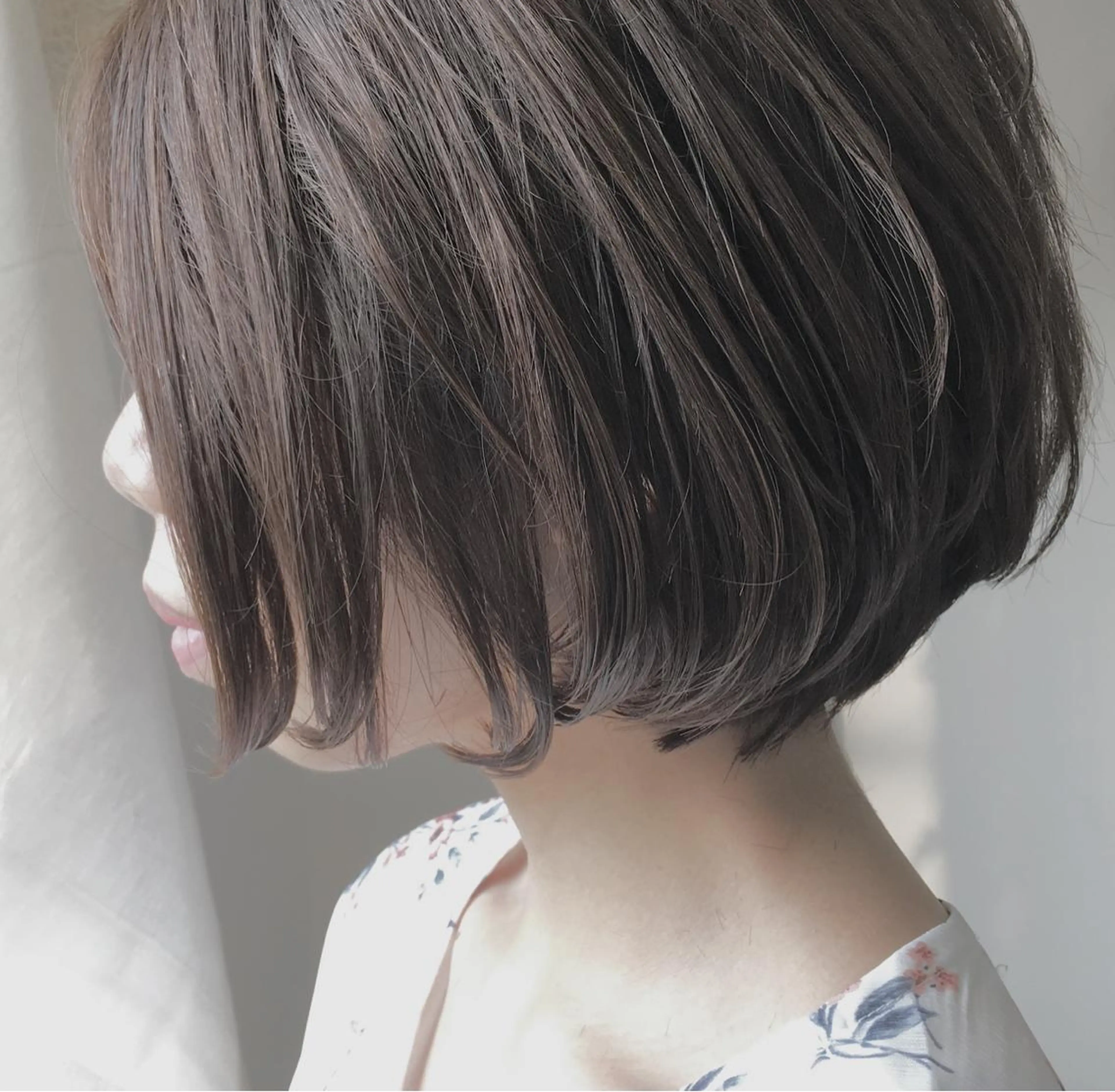 ショート カラー 透明感カラー グレージュ ハイライトカラー ボブ ハイライト tipi 香椎・千早のヘアスタイル