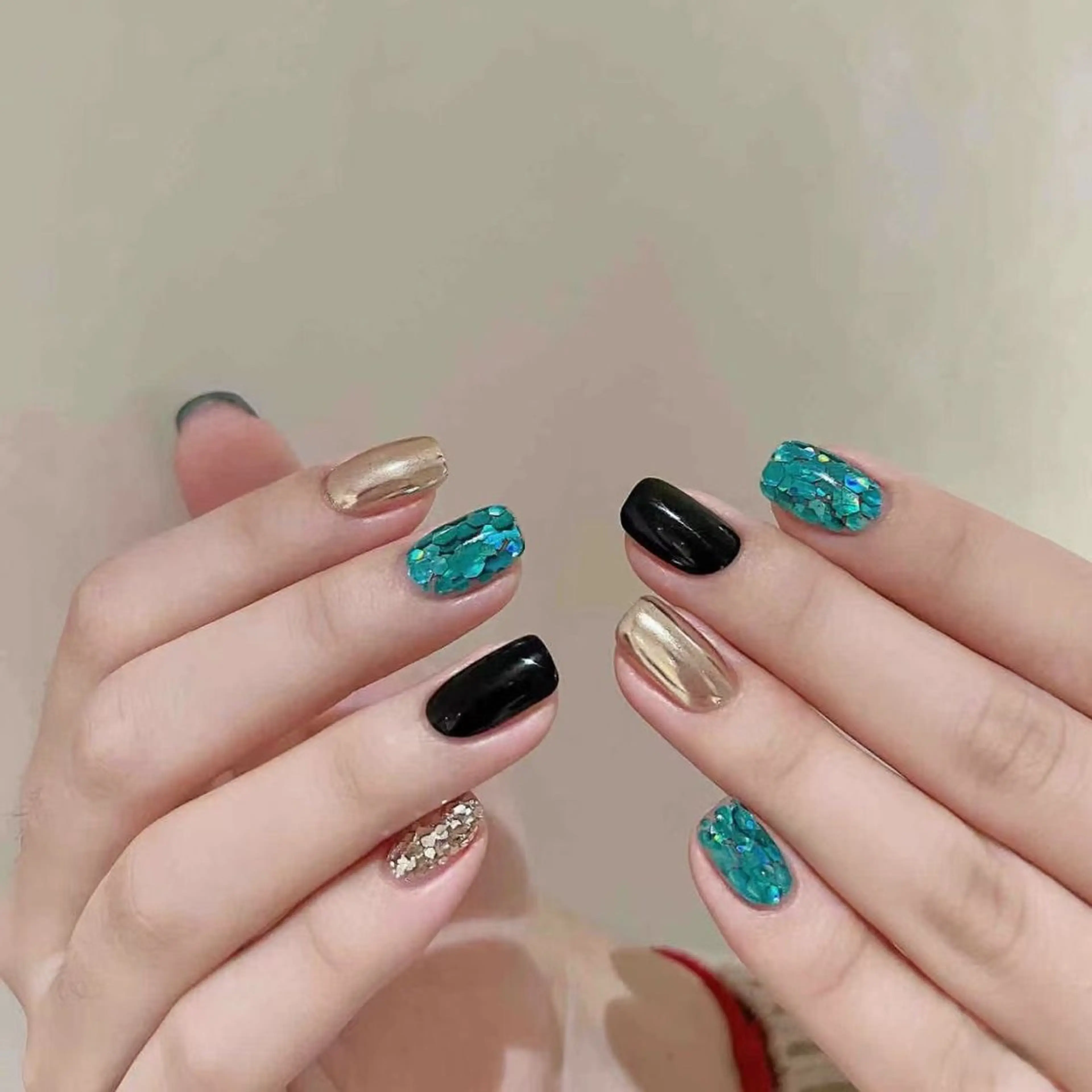 ネイル ハンドネイル AngelChris ビューティーサロンのネイルデザイン