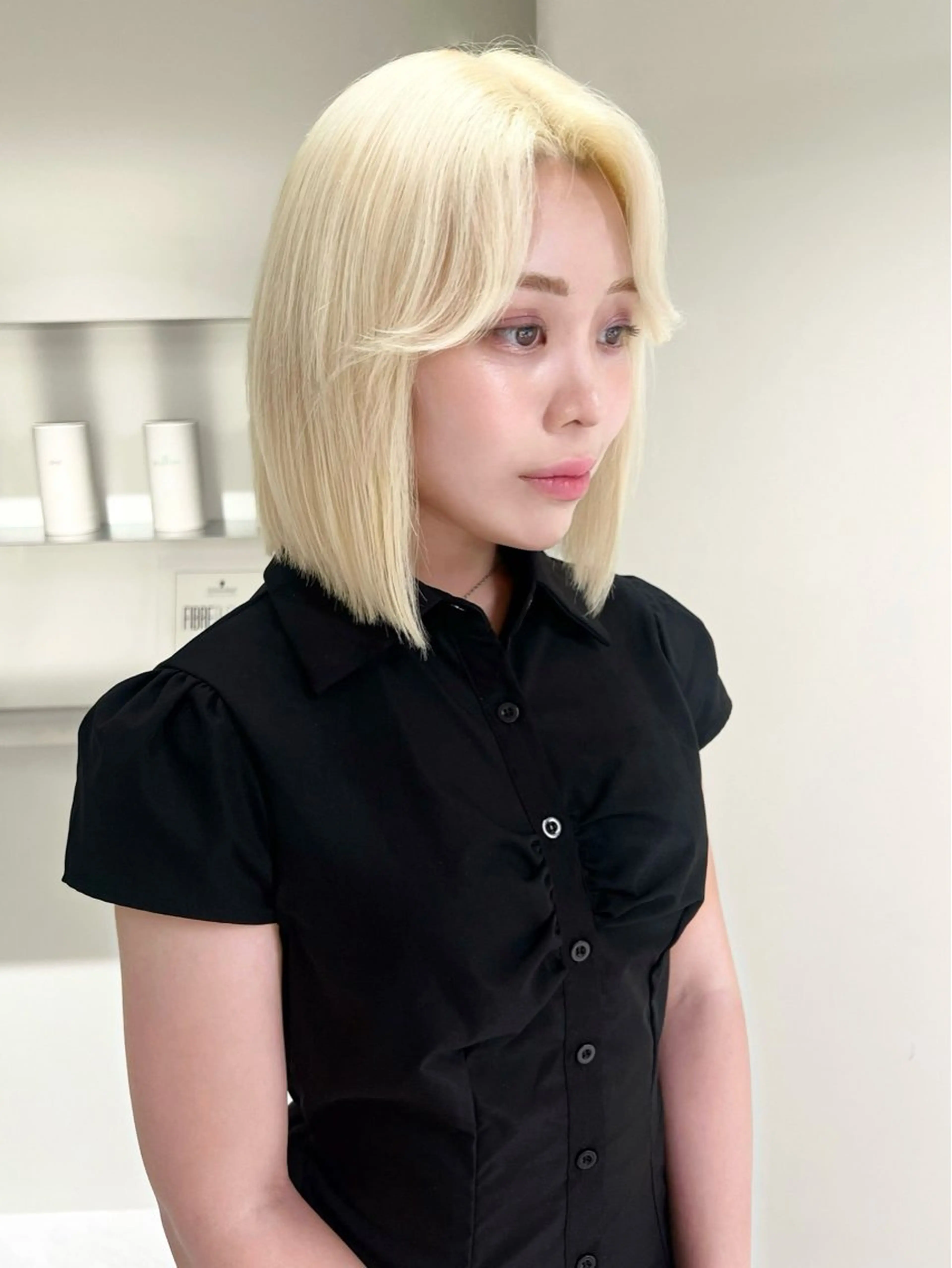 ミディアム カラー ブリーチ ブロンド ボブ RIN🪐 ウルフ／ハイトーンのヘアスタイル