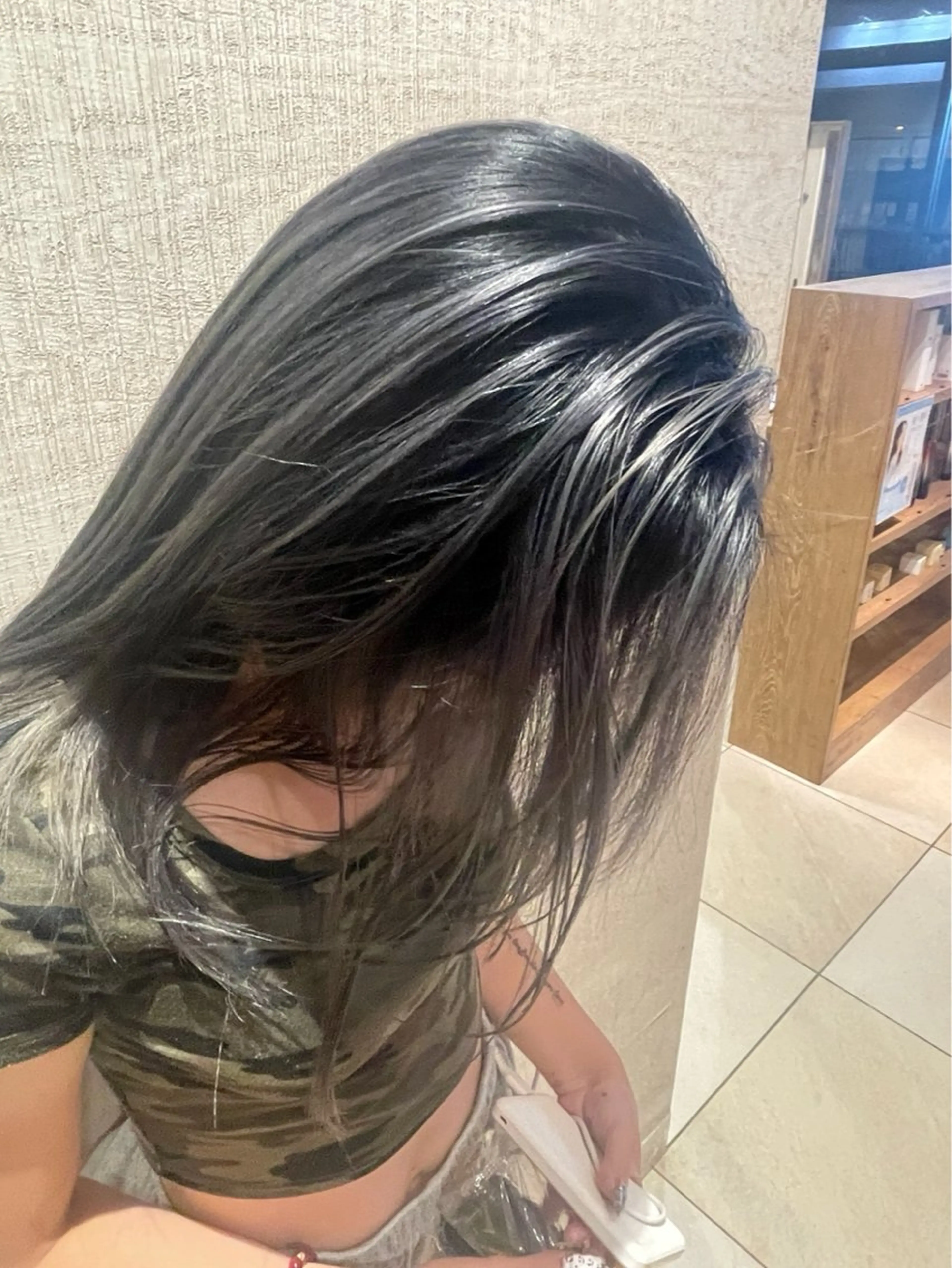 カラー ブリーチ/ハイトーン 田邊莉奈/EARTHのヘアスタイル