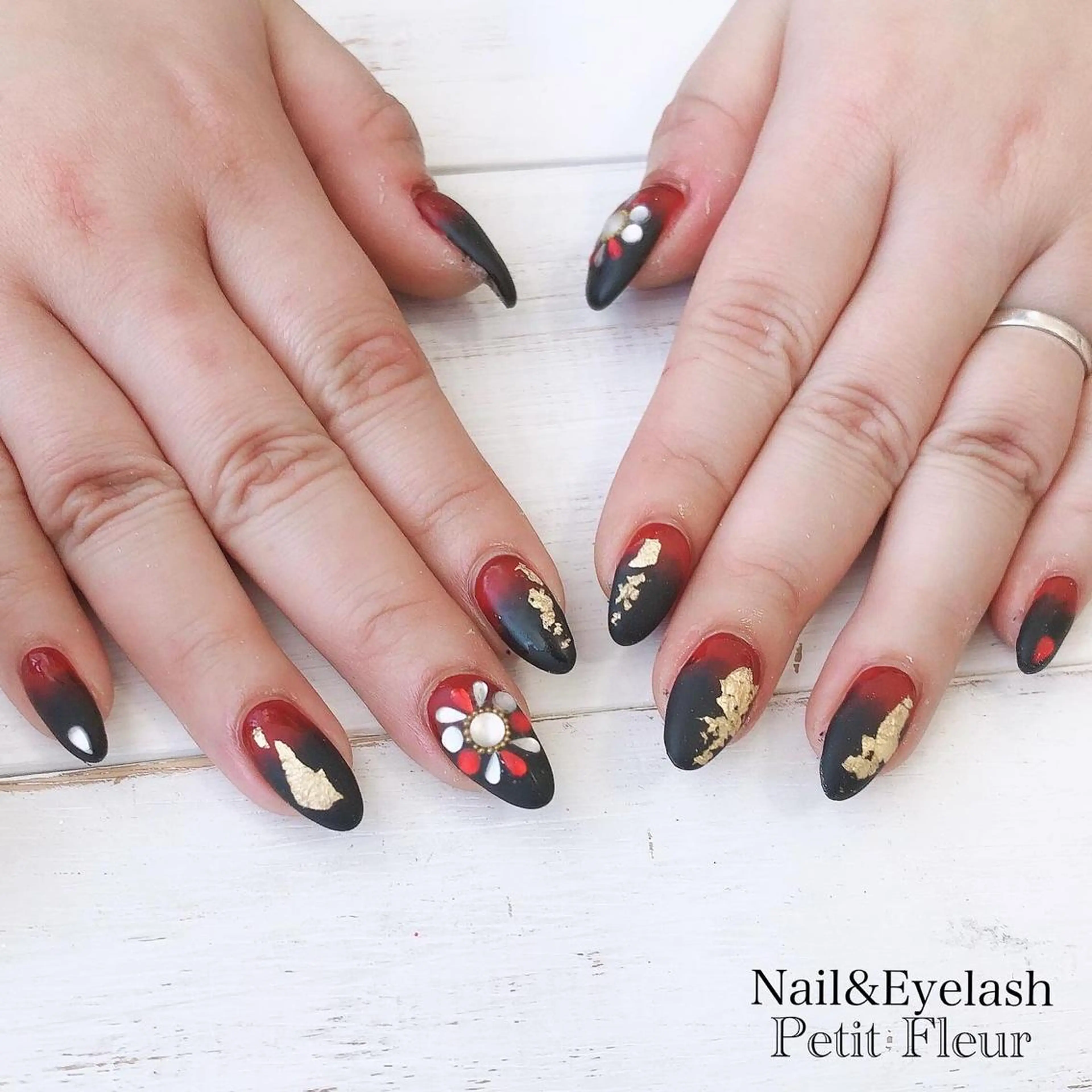 ネイル Petit Fleur所属・青柳 亜梨奈のマツエク・マツパデザイン