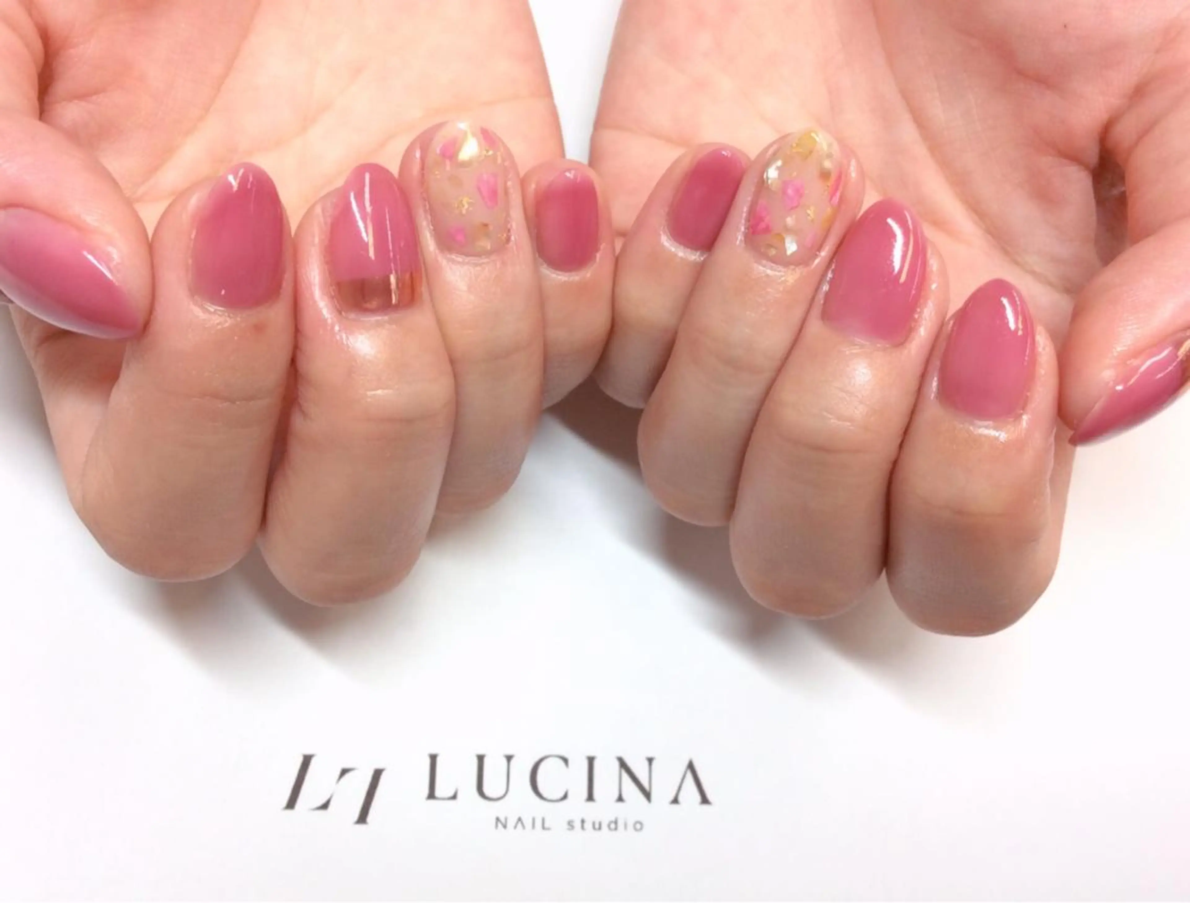 ネイル 新橋 ルキナ スタッフのネイルデザイン