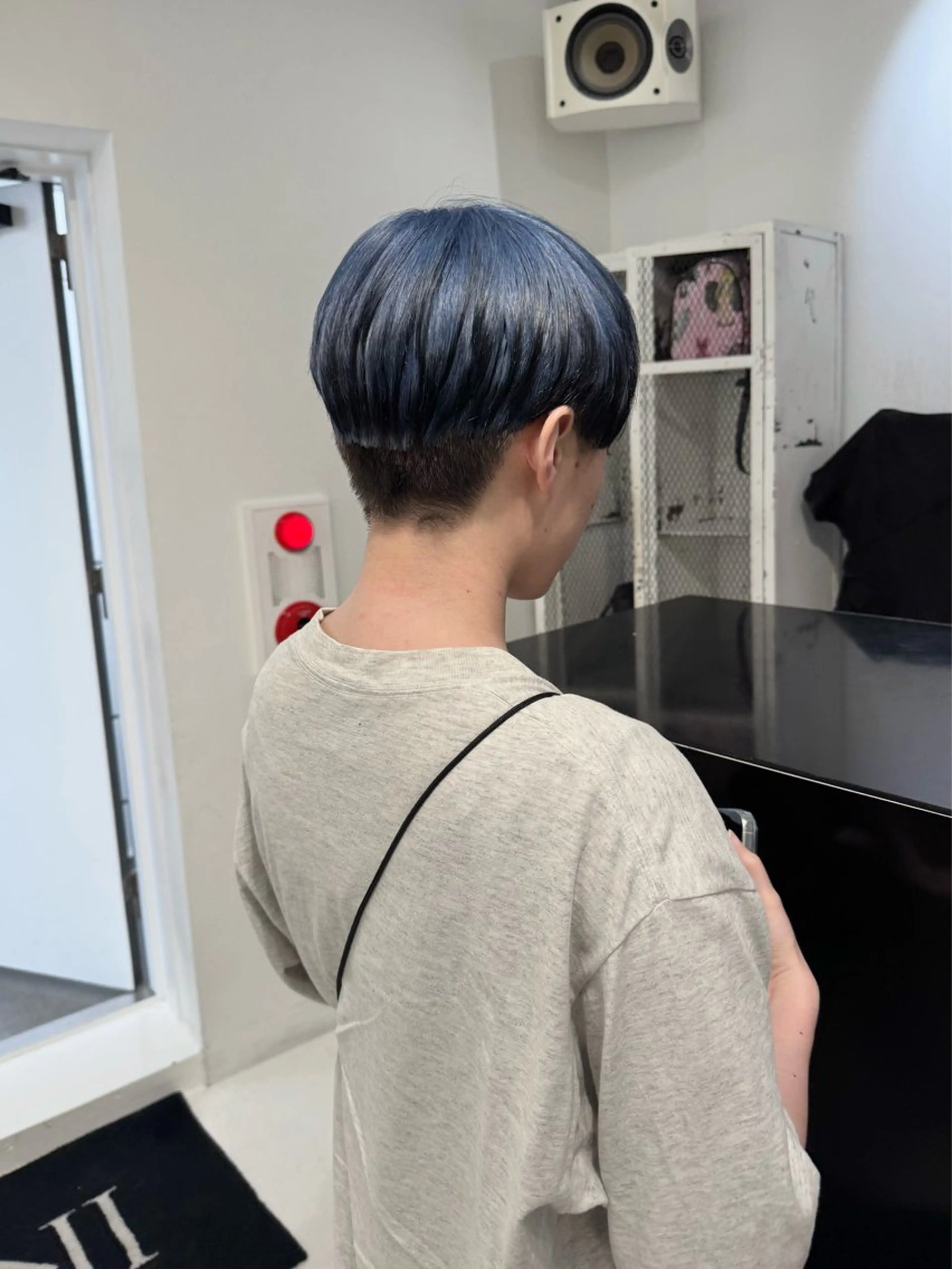 ショート カラー ヘアアレンジ ブルーカラー デザインカラー グラデーションカラー カット ヘアカラー トリートメント 艶ハイトーン/ヘア アレンジAYAKAのヘアスタイル