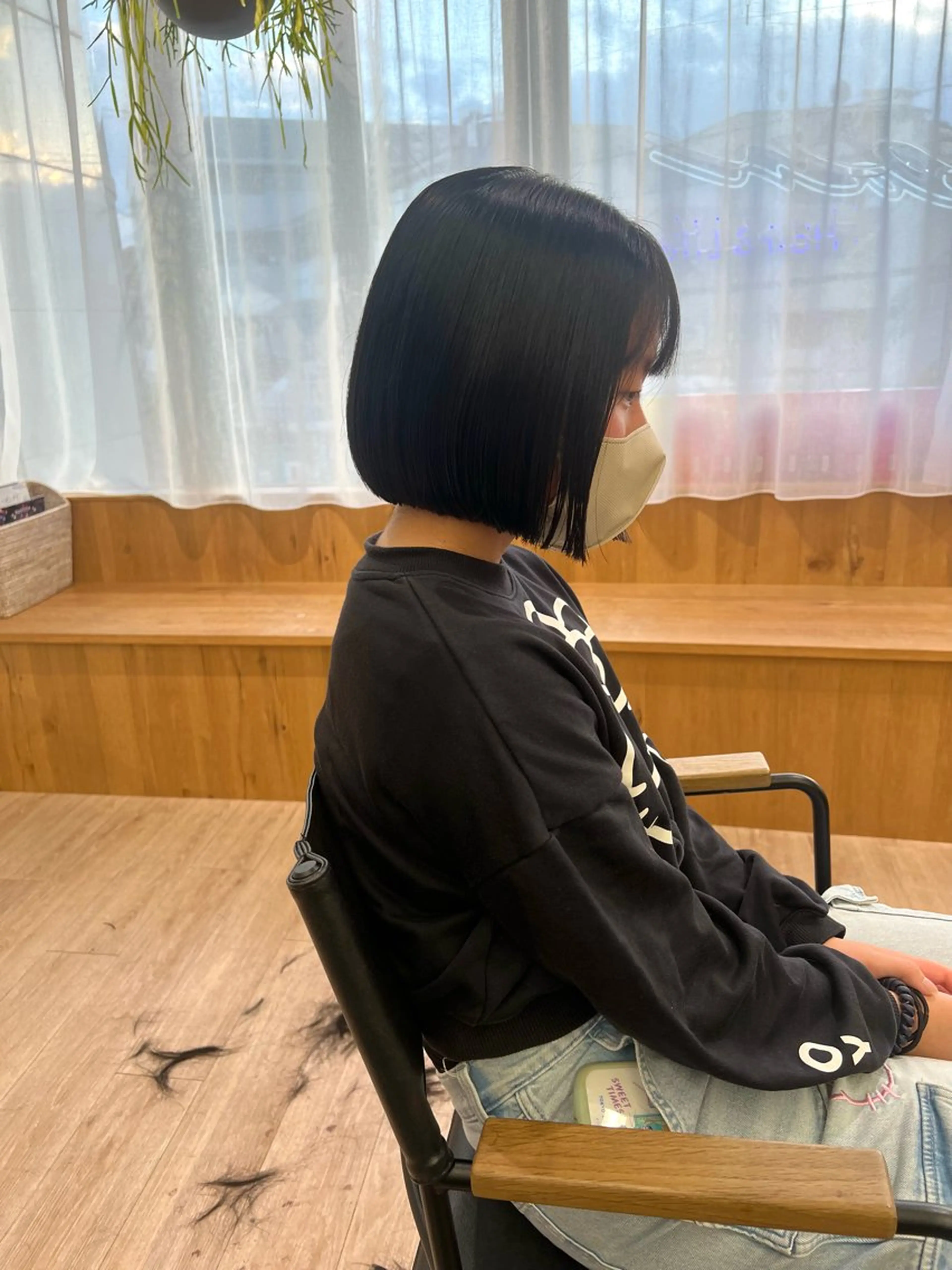 ミディアム カット 田中 愛梨のヘアスタイル