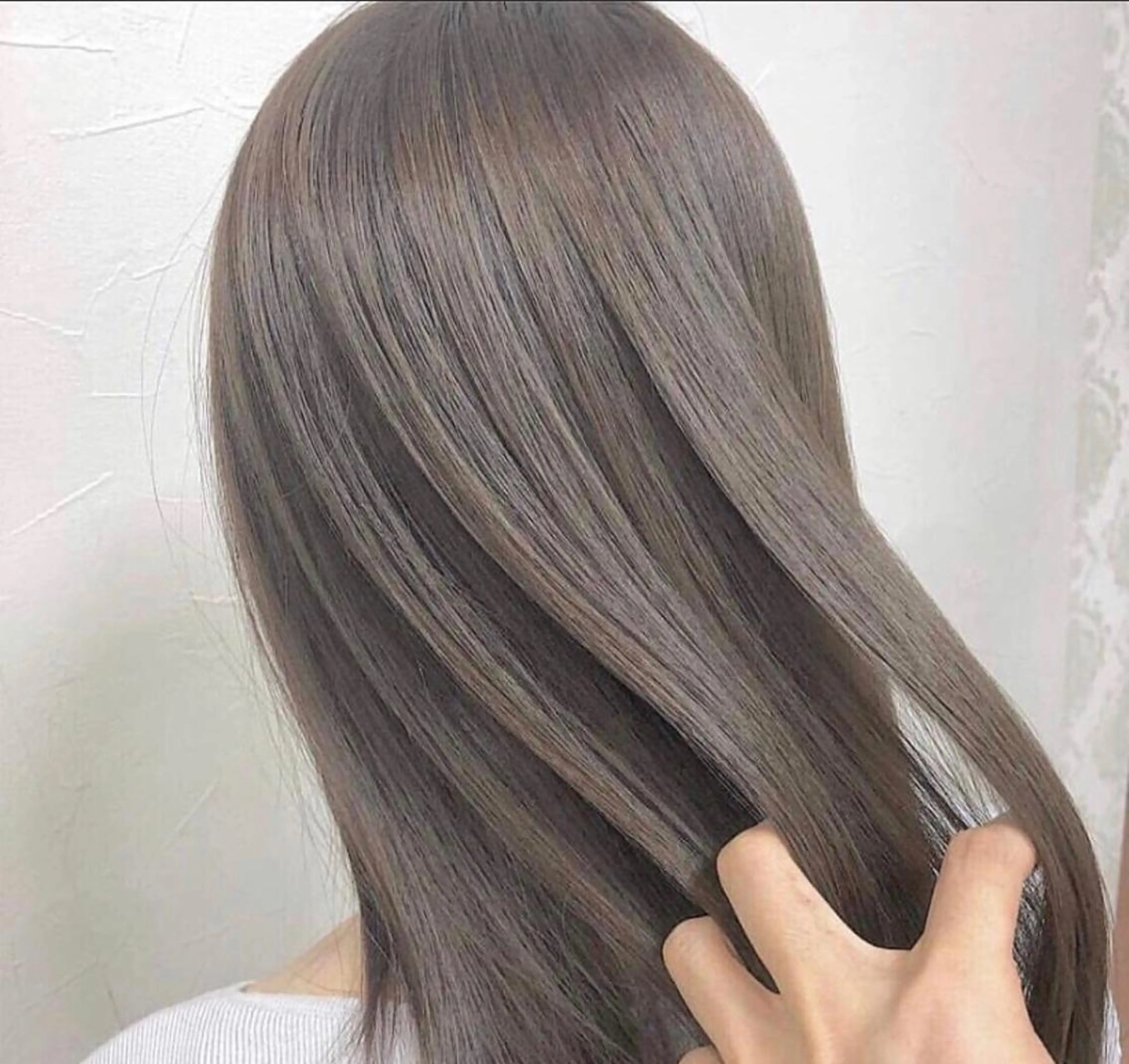 ロング 🦋ミルクティーベー ジュ🦋mayukiのヘアスタイル