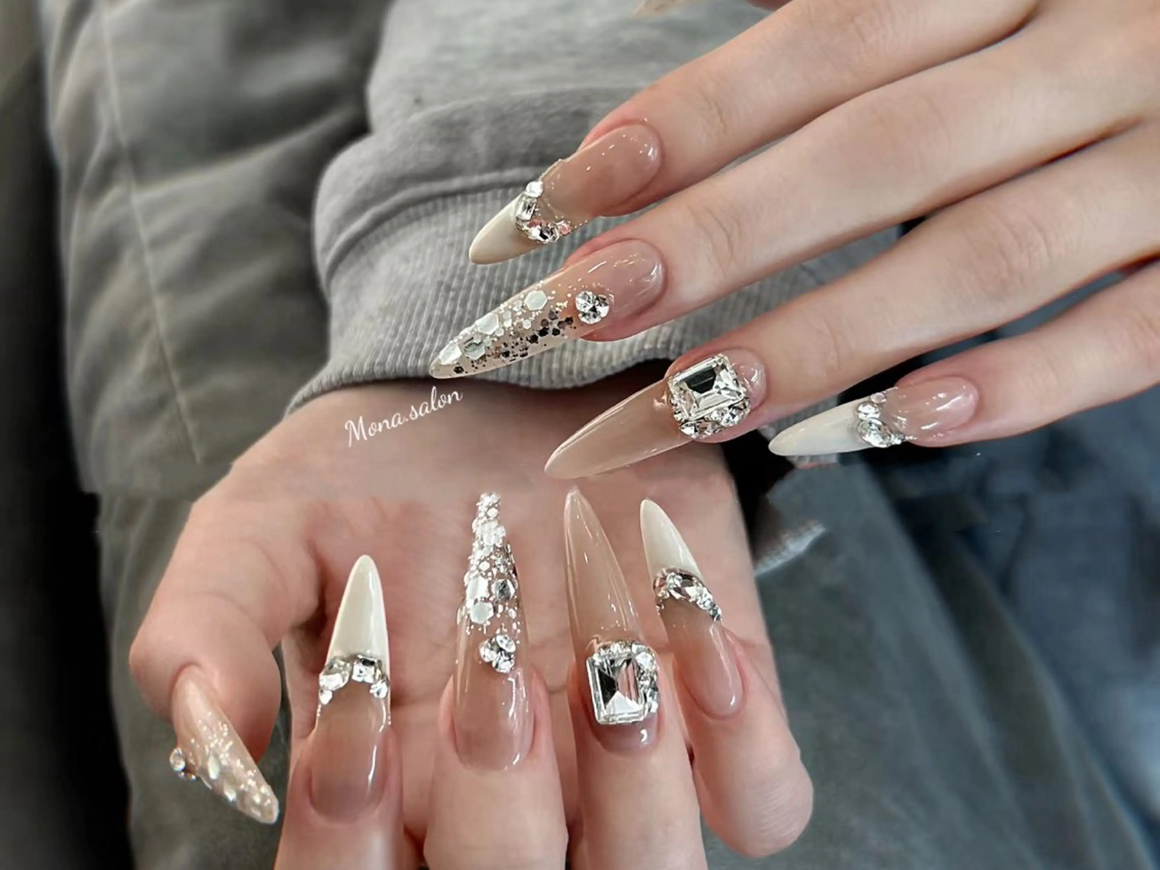 ネイル ハンドネイル Mona【パラジェル ・長さ出し専門店】のネイルデザイン