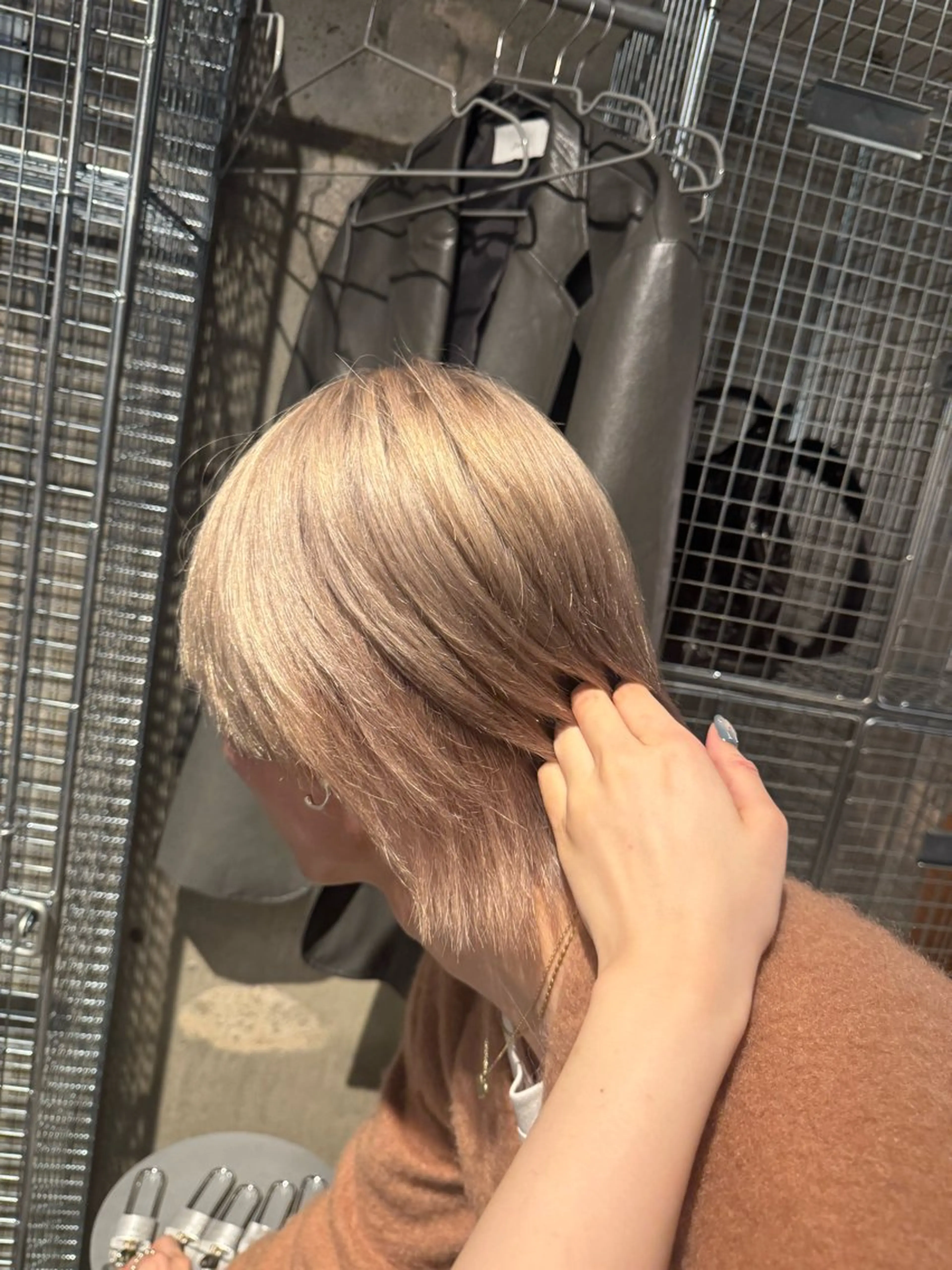 ショート メンズ ヘアカラー 名駅/酸性ストレート /ワンカラー/アヤハのヘアスタイル