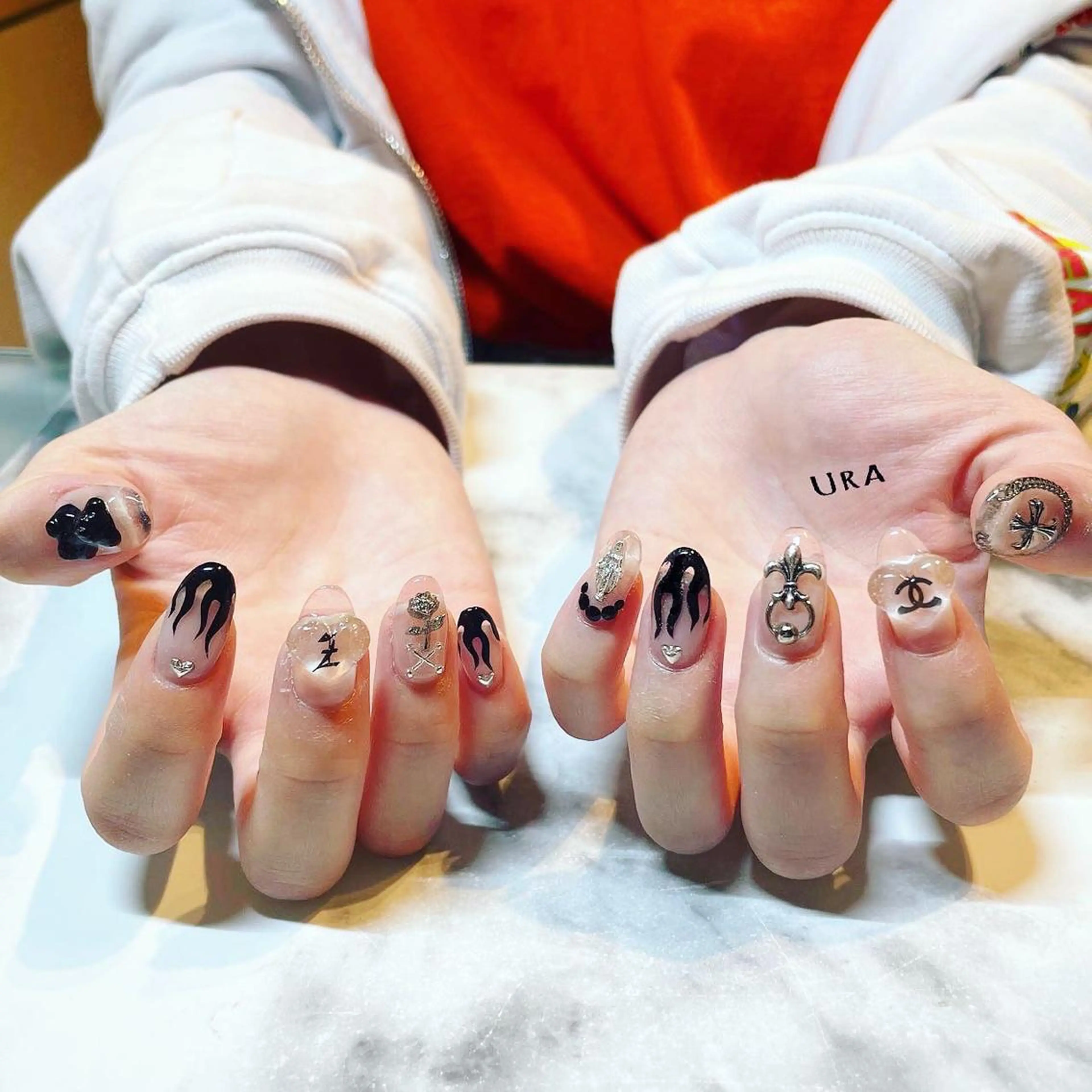 ネイル UrakoNail 《nail》のネイルデザイン