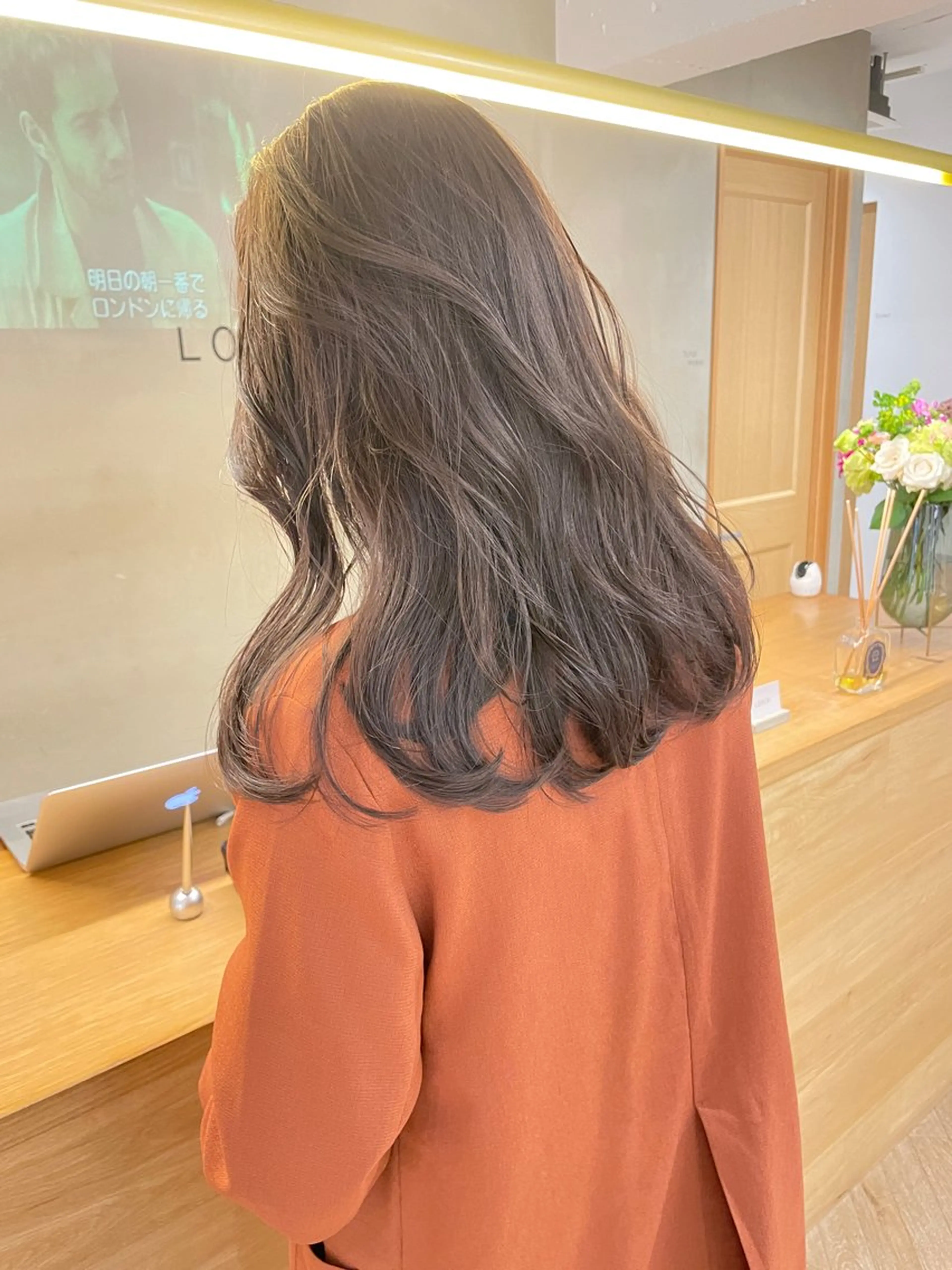 セミロング 🤍LOREN エリコ🌈のヘアスタイル