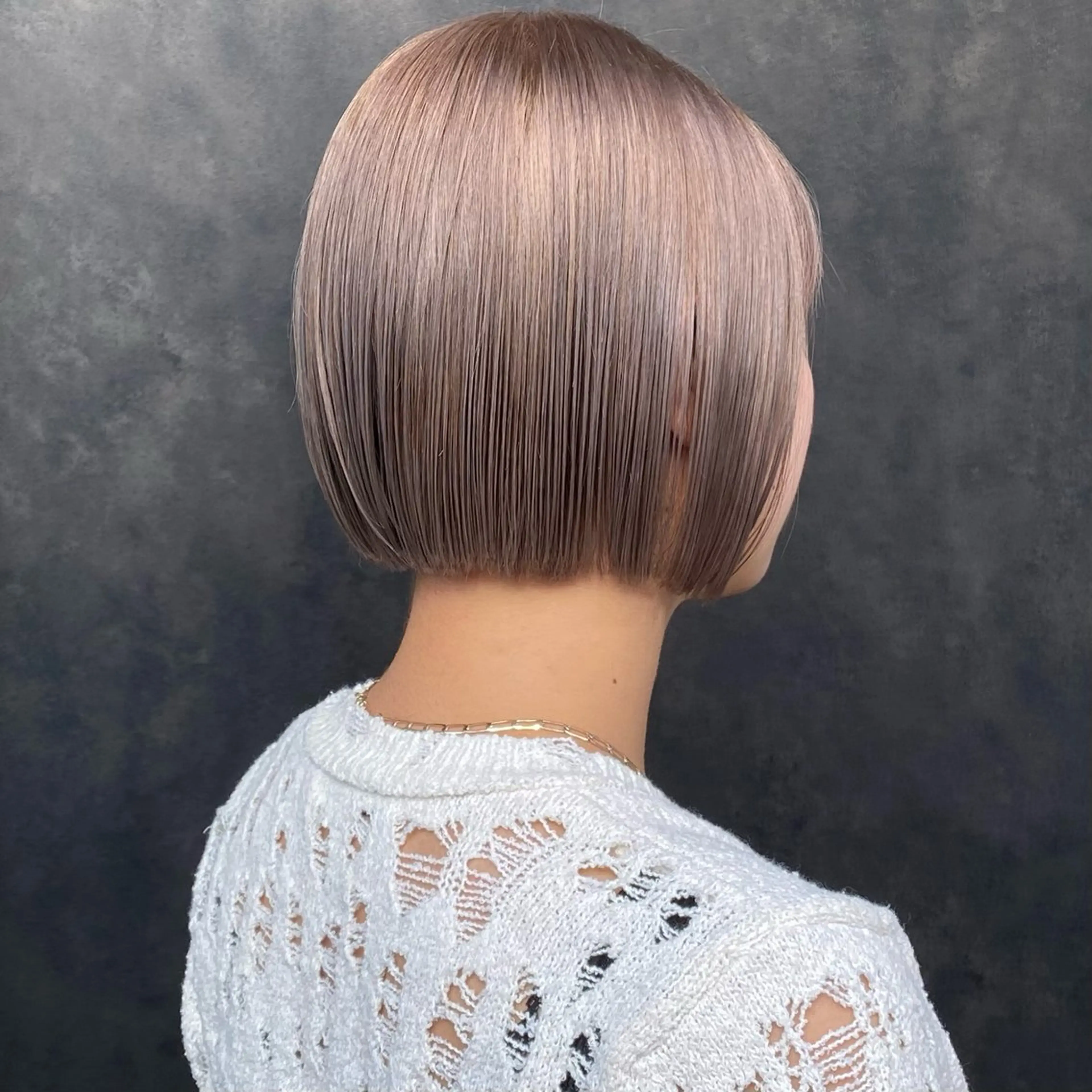 ミディアム カラー ブリーチ 透明感カラー グレージュ ボブ ヘアカラー 比嘉 陽のヘアスタイル