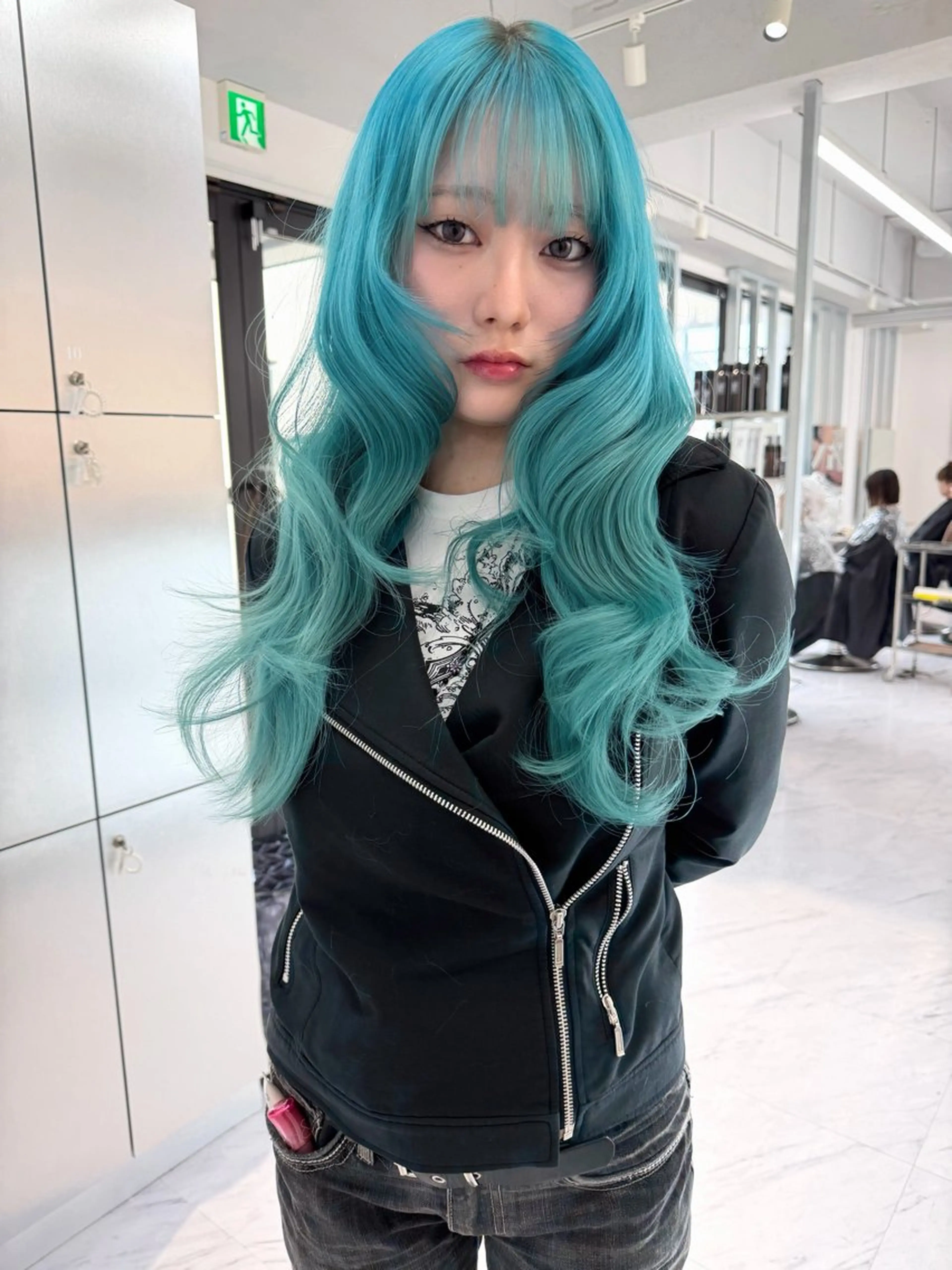 ロング カラー ベージュカラー ブリーチ ケアブリーチ デザインカラー ダブルカラー ヘアカラー トリートメント TATSUブリーチ/ ミルクティーベージュのヘアスタイル