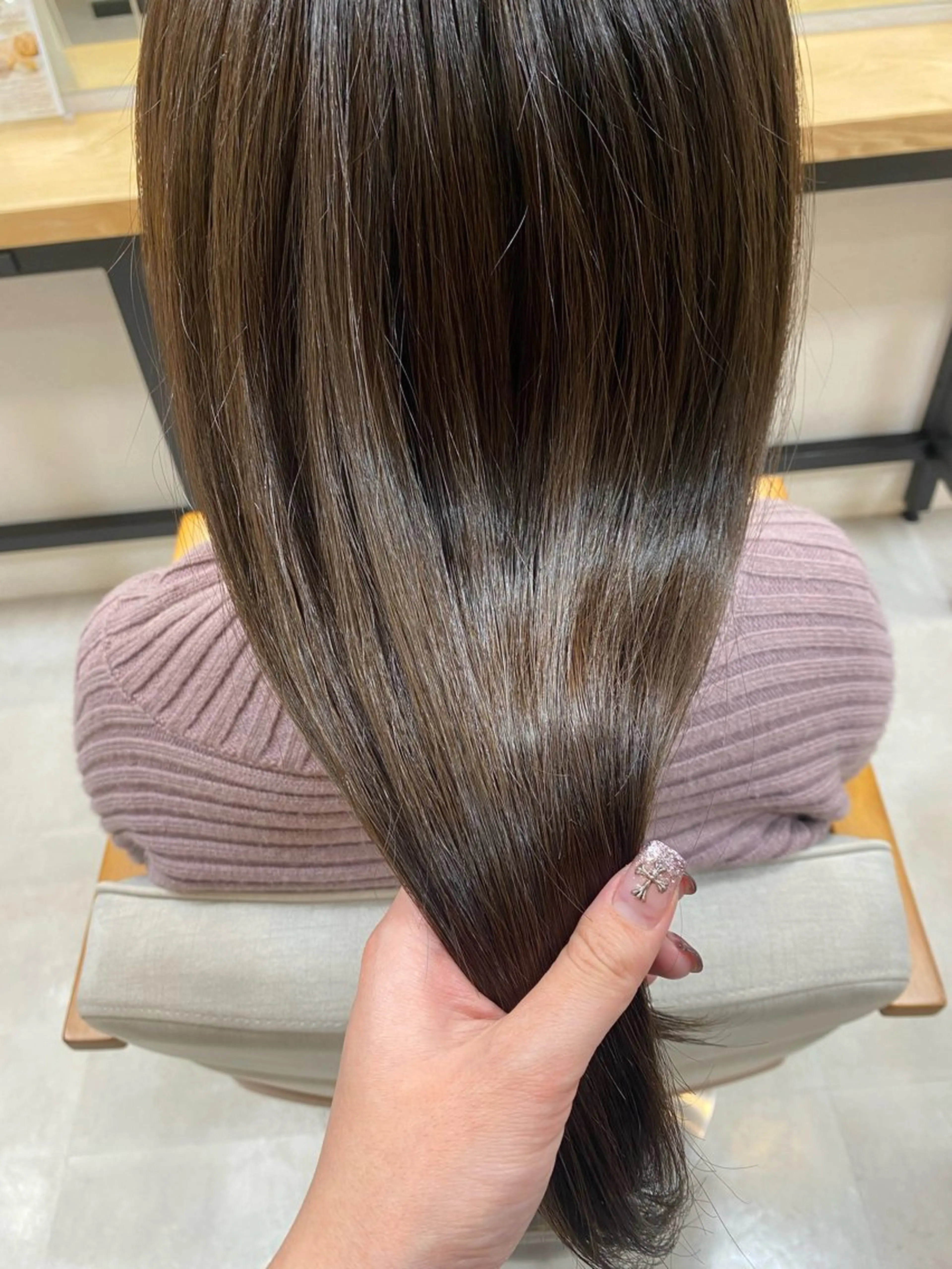 セミロング カラー アッシュ 透明感カラー HIYORI🧁 登戸のヘアスタイル