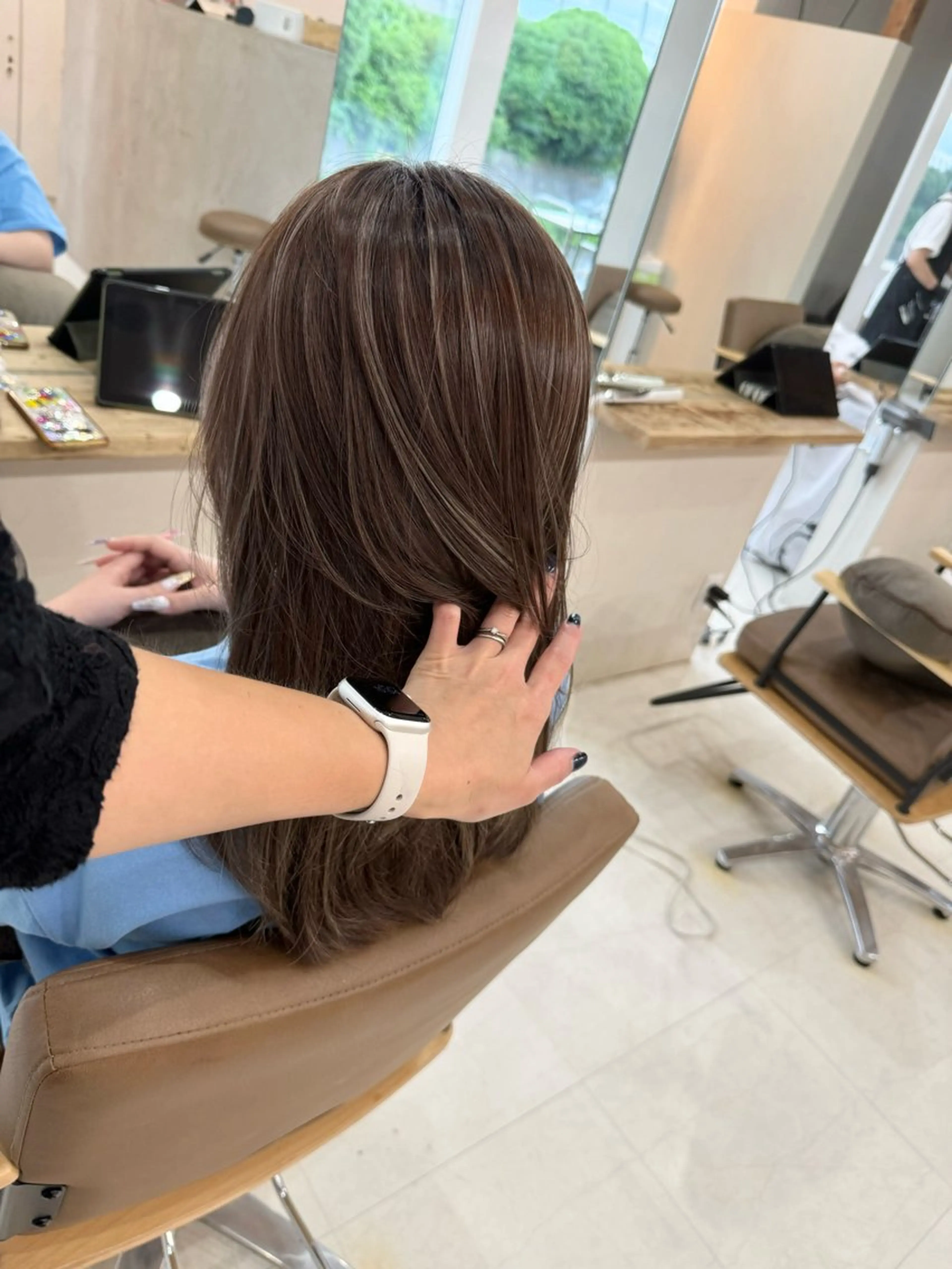 ロング ハイライト ヘアカラー アルーナビューティデザイン所属・鈴木 妃帆未のヘアスタイル