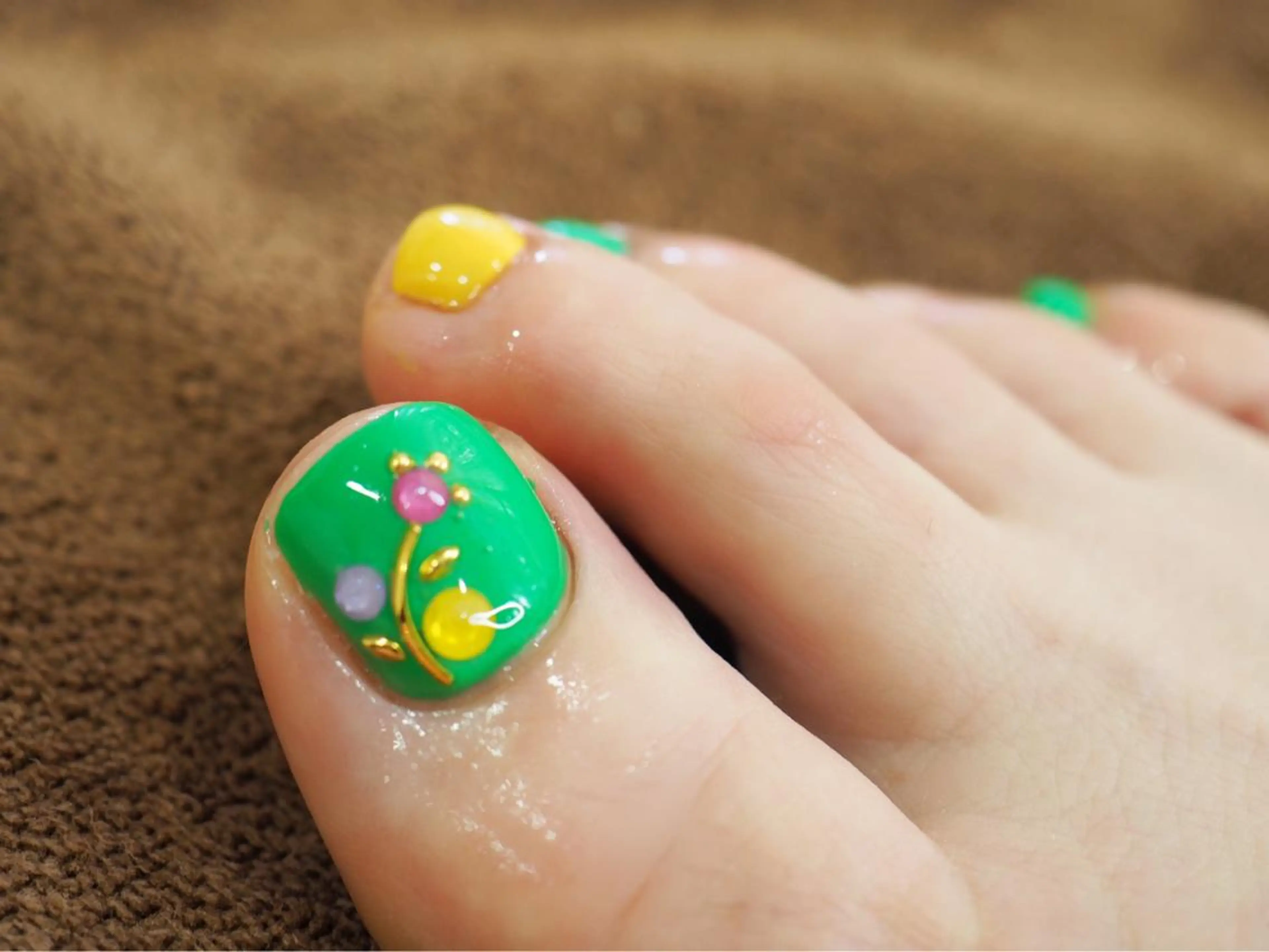 パラジェル使用！ フットネイル付け放題(オフ、ファイリング、ケア込)の写真