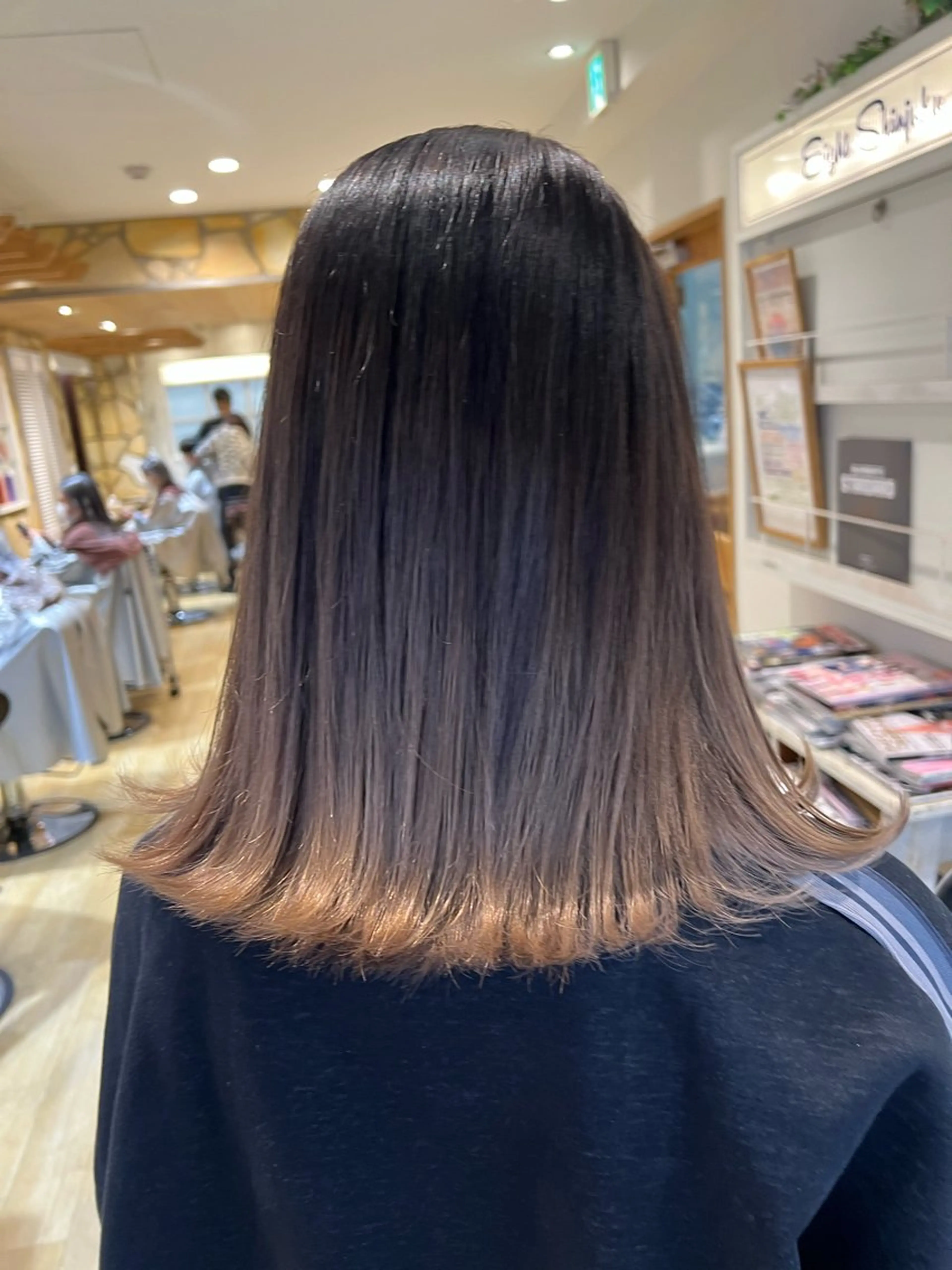 セミロング 渋谷ハイトーン/ デザインカラー阿部のヘアスタイル