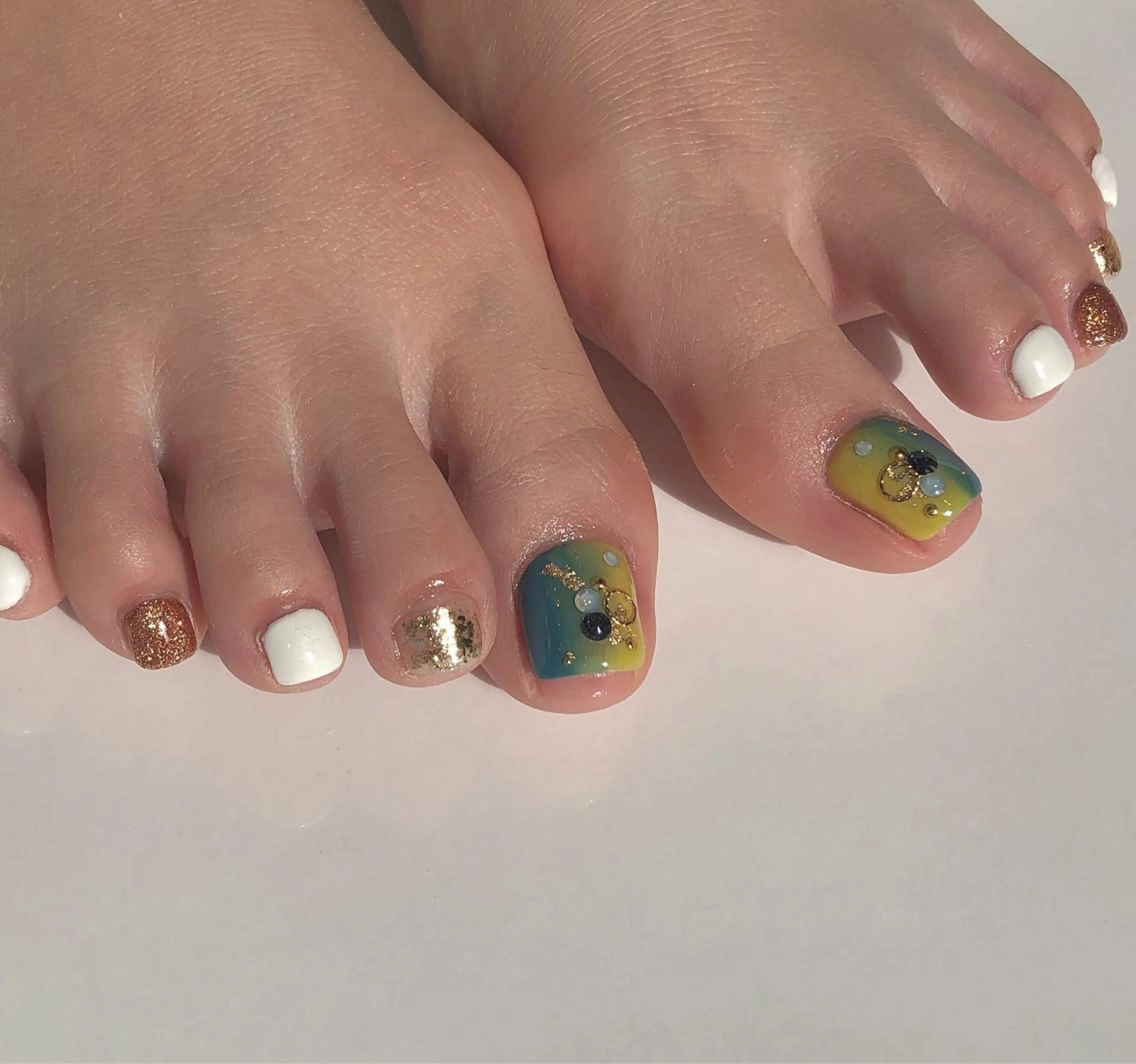 ネイル グラデーション フットネイル 鶴田୨ৎmaison de NALIのネイルデザイン