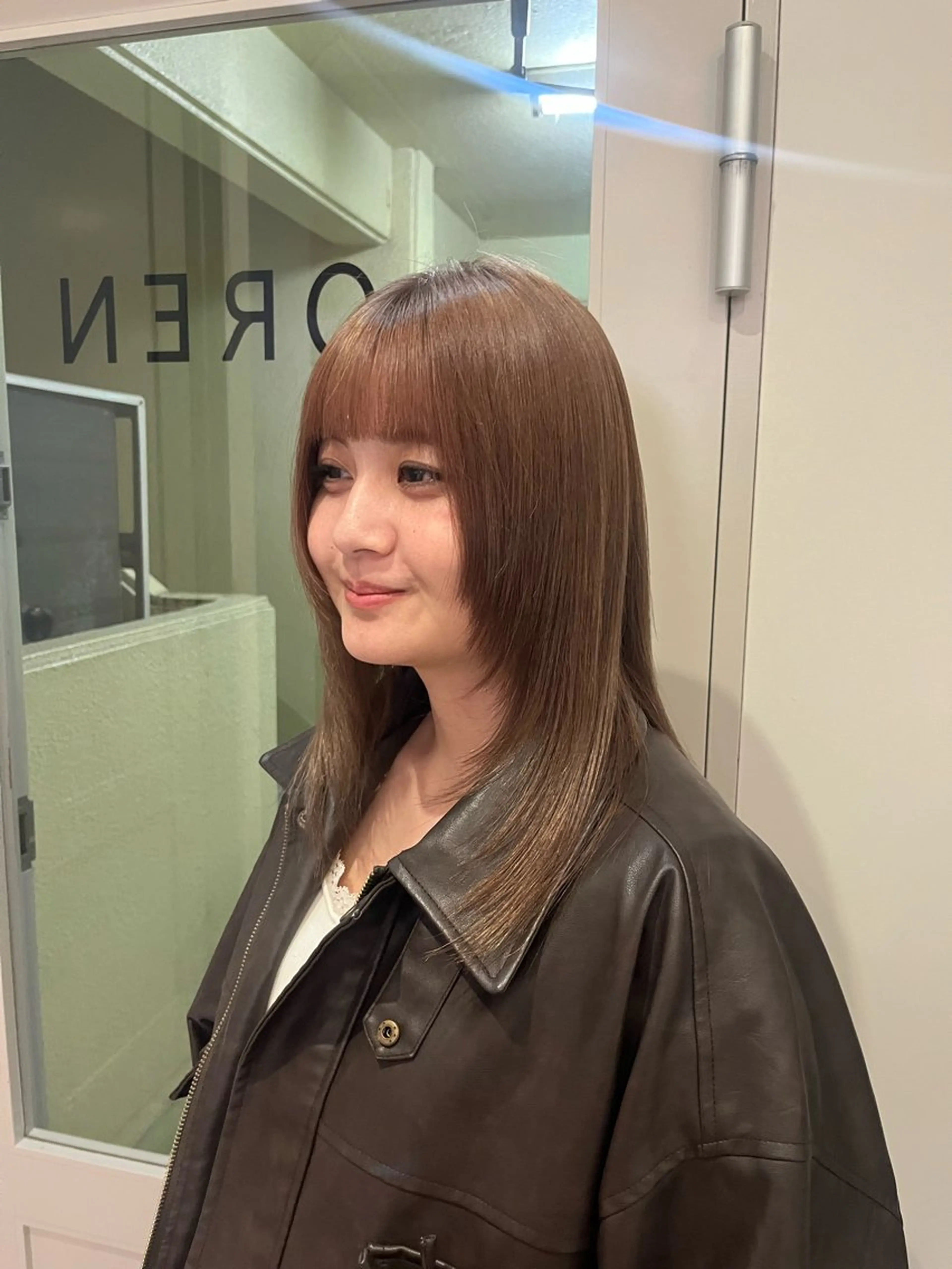 セミロング カラー ベージュカラー ブリーチ オレンジ ヘアカラー トリートメント くすみカラー/ パーマ/ろーれんのヘアスタイル