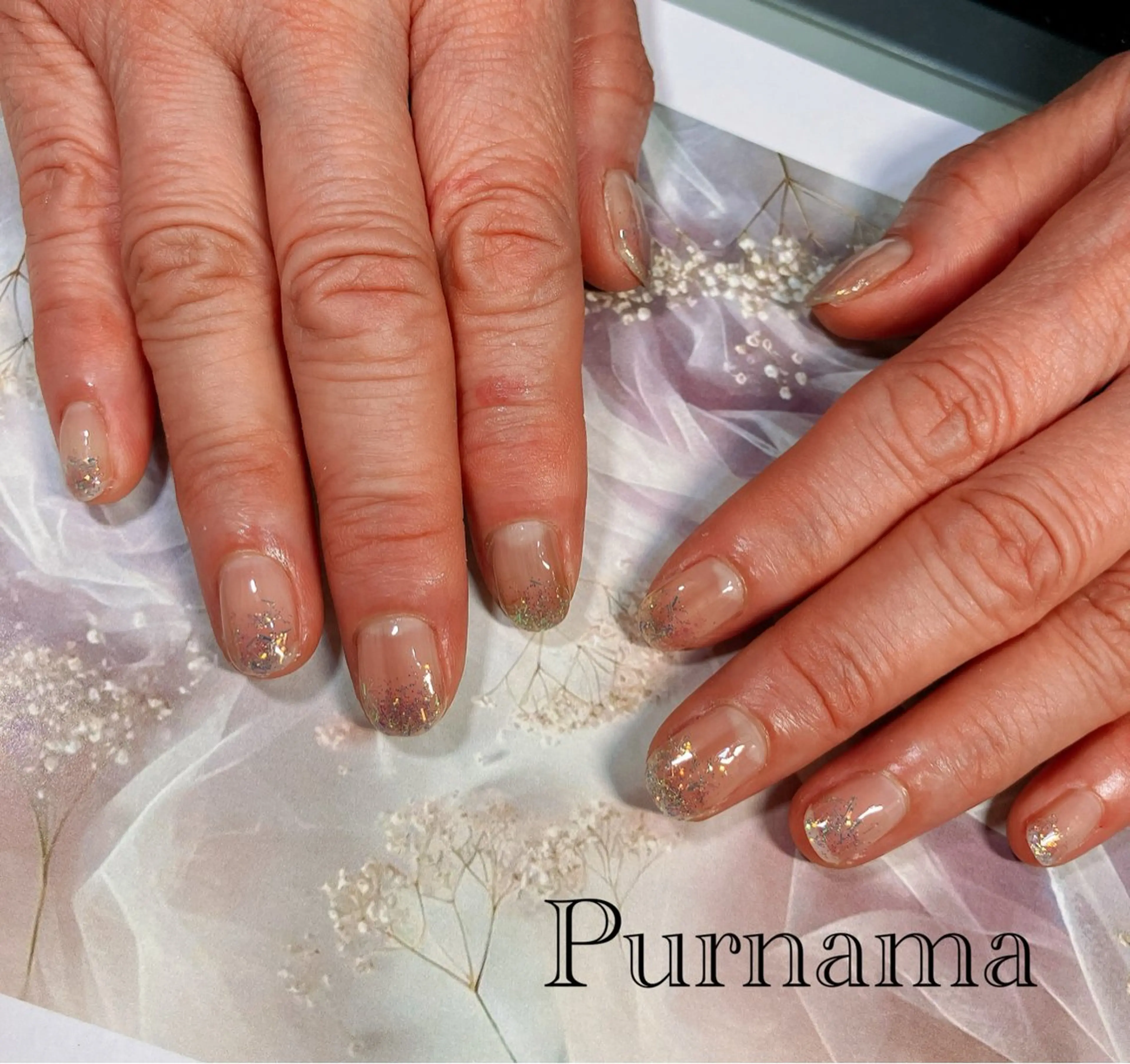 ネイル グラデーション ラメ(グリッター) シンプルネイル ハンドネイル Purnama(ﾌﾟﾙﾅﾓ)所属・Purnama あきのネイルデザイン