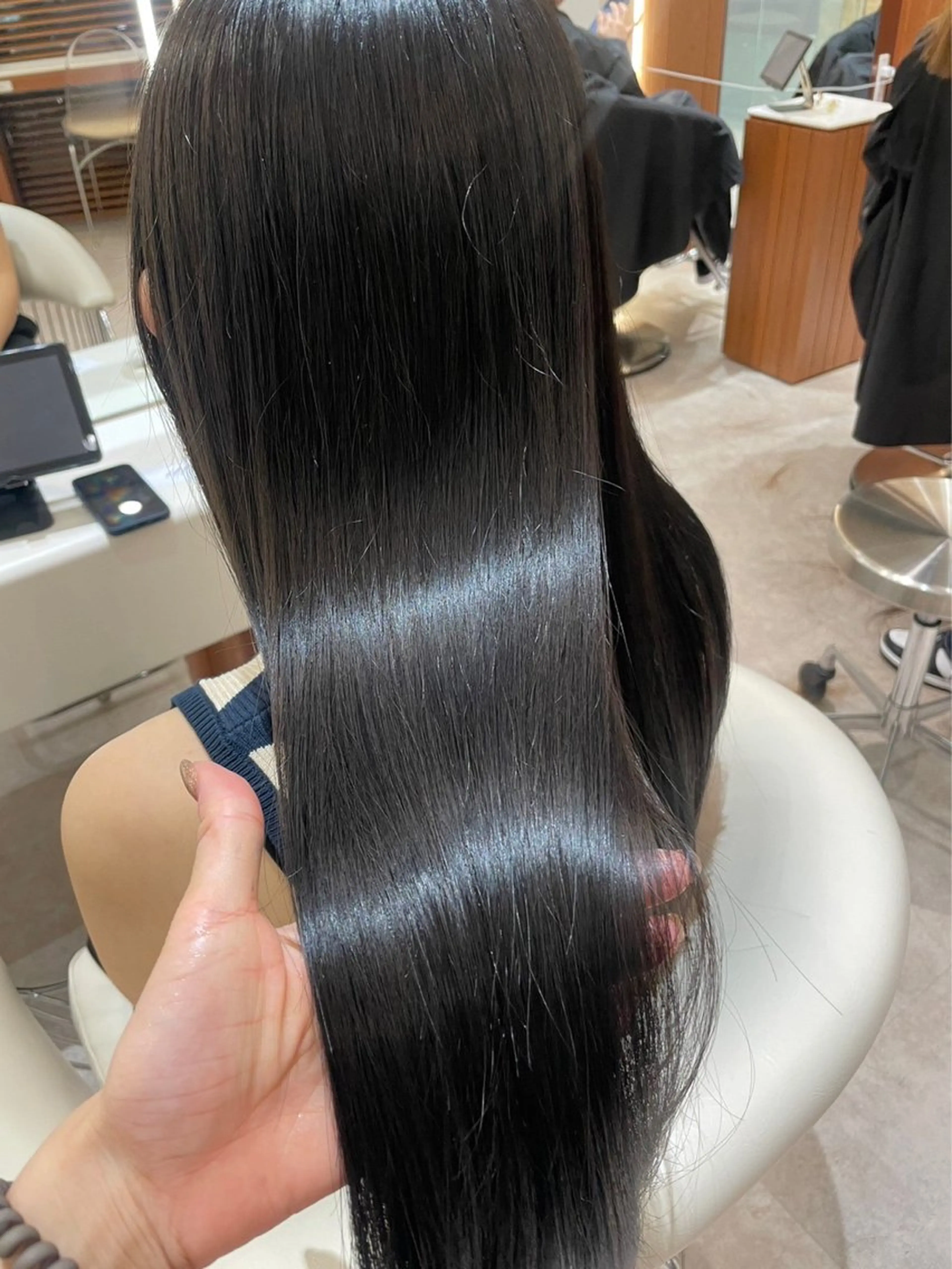 カット + カラー+美髪コスメストレート(アイロン無し)+ 3stepトリートメント🫧の写真