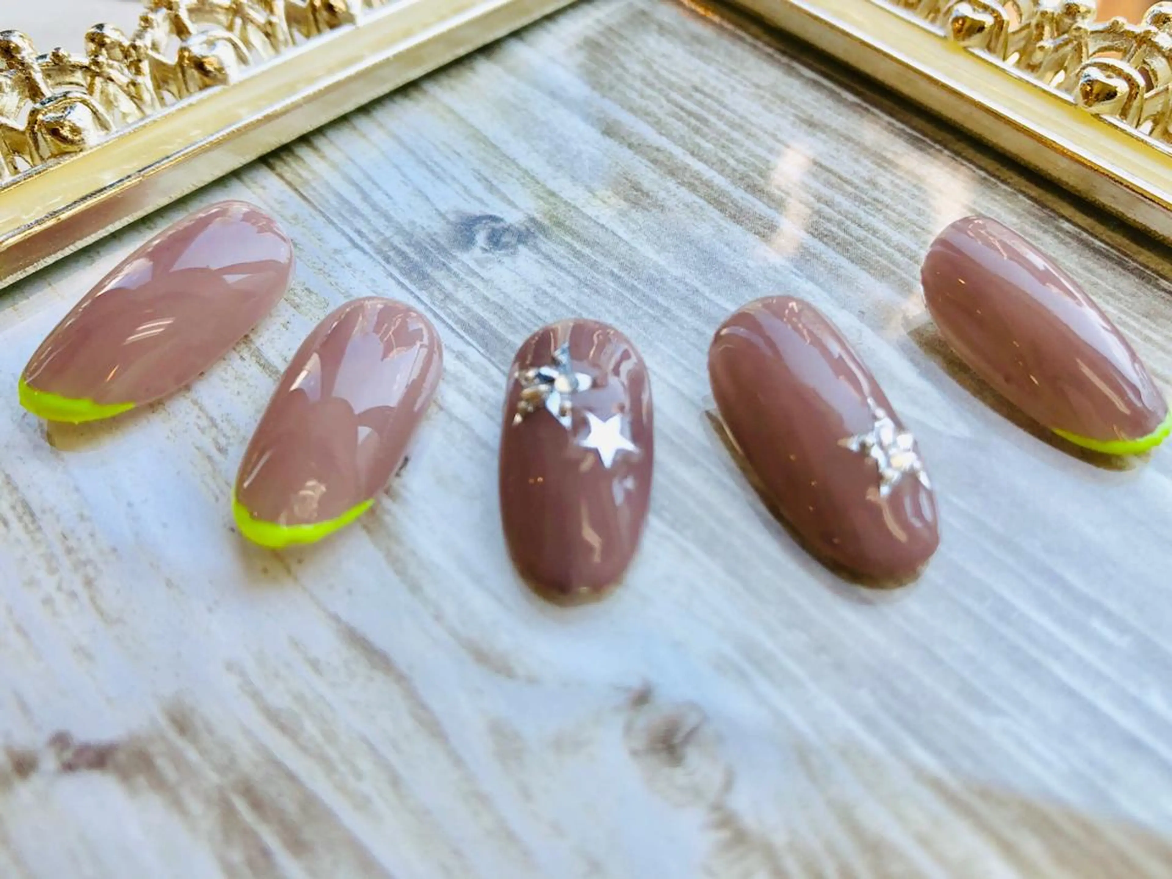 ネイル 【尾下】 ロイヤル•セラピストのネイルデザイン