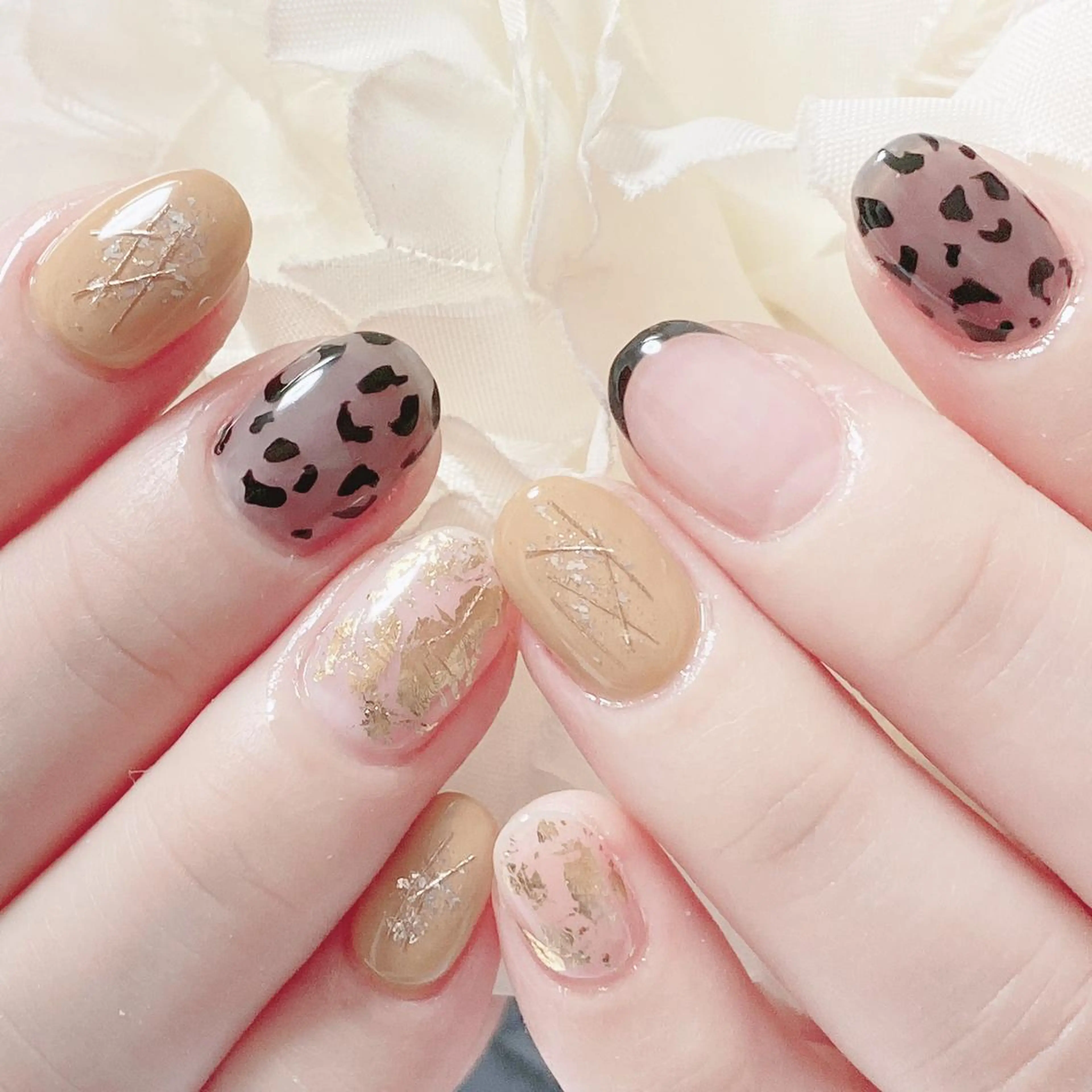 ネイル アニマル柄 アートネイル フレンチネイル グラデーション キラキラネイル Ｎail Ｓalon ertiのネイルデザイン