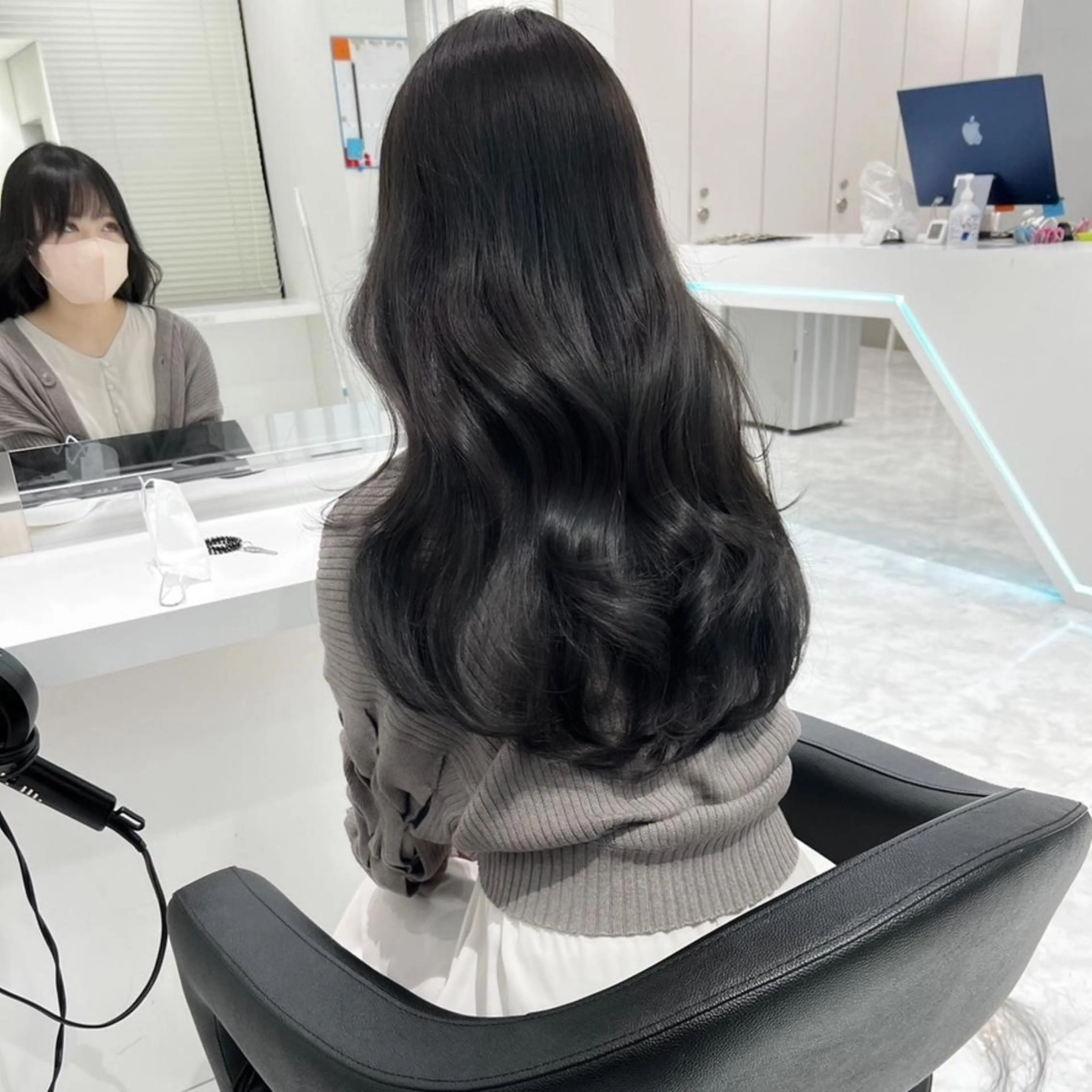 カラー ヘアカラー トリートメント ❄️冬の暗髪カラー ❄️透明感ヘアのヘアスタイル