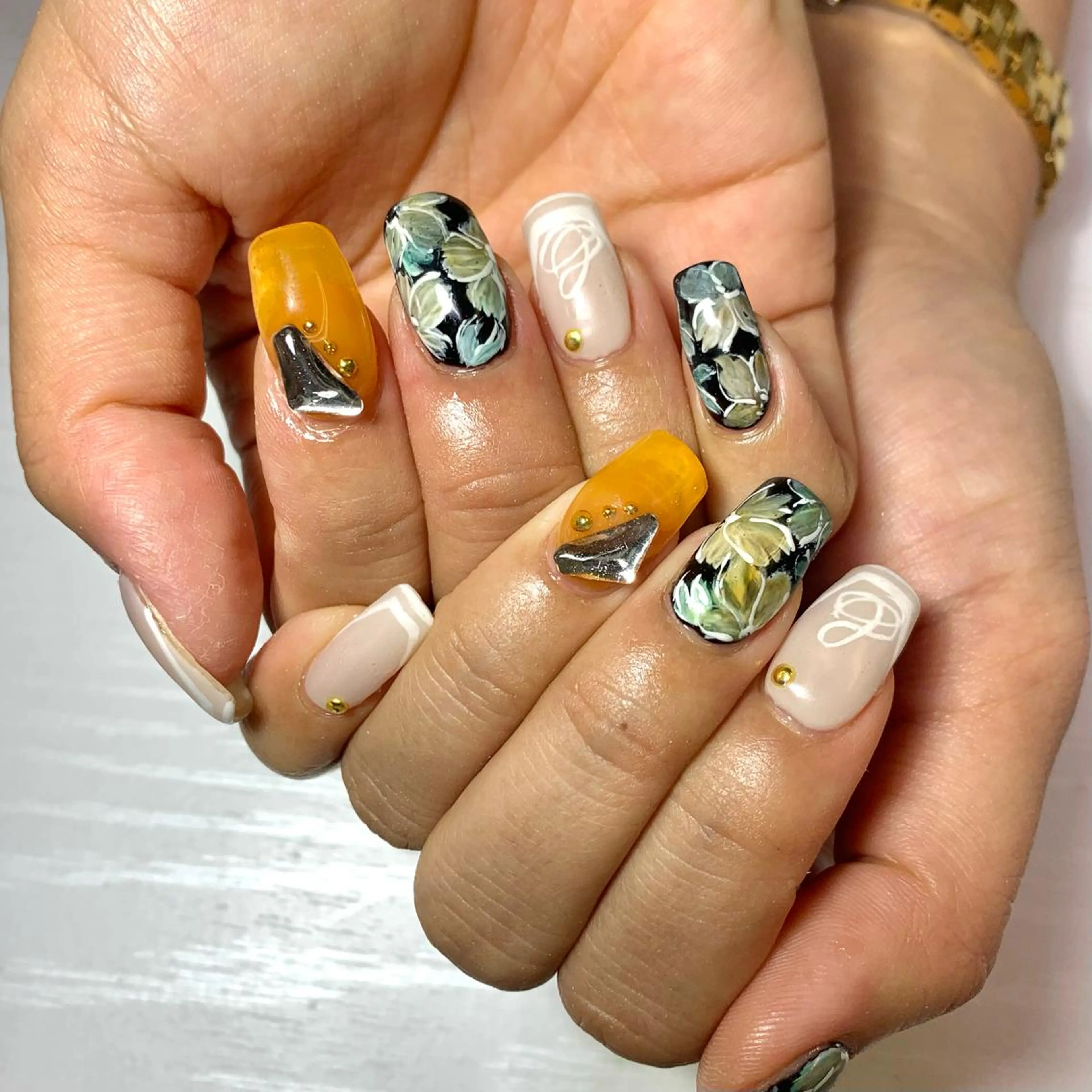 ネイル καρδιά -ｶﾙﾃﾞｨｱ-のネイルデザイン