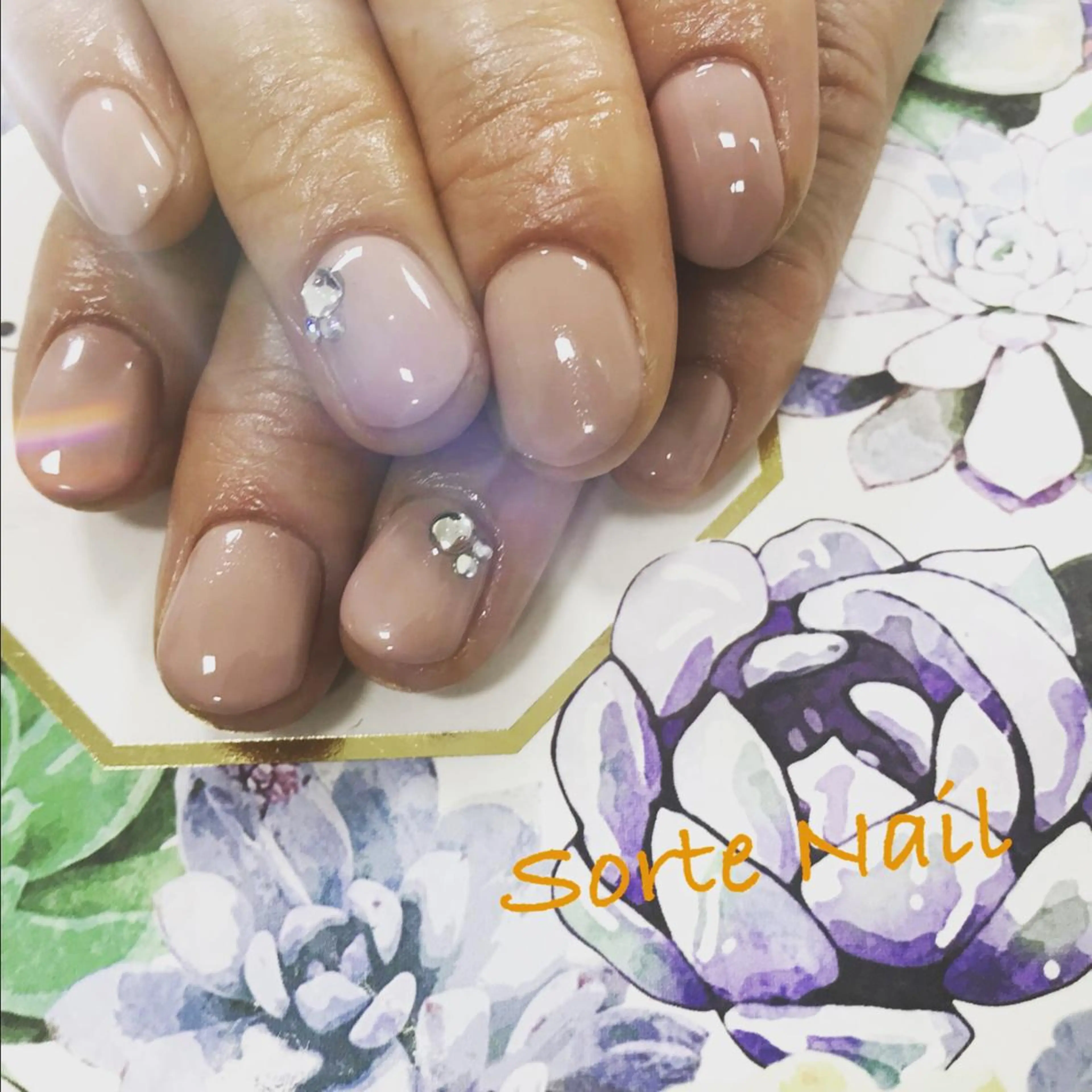 ネイル シンプルネイル ストーンネイル Kanal Kanaのエステ・リラクイメージ