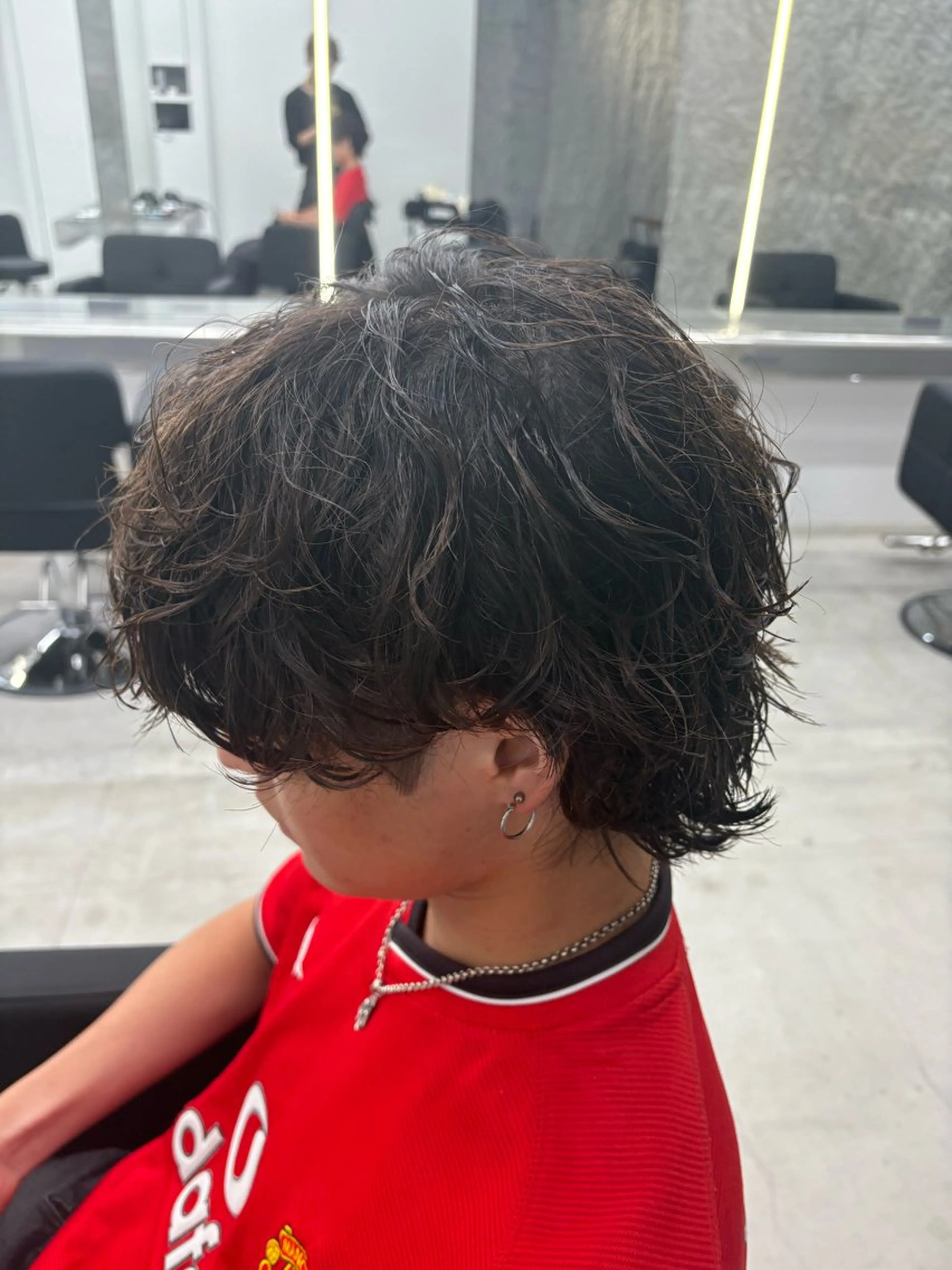 【12月限定特別価格】ふわふわ感やバチバチ系雰囲気激変‼️【メンズカット＋デザインパーマ＋トリートメント 】の写真