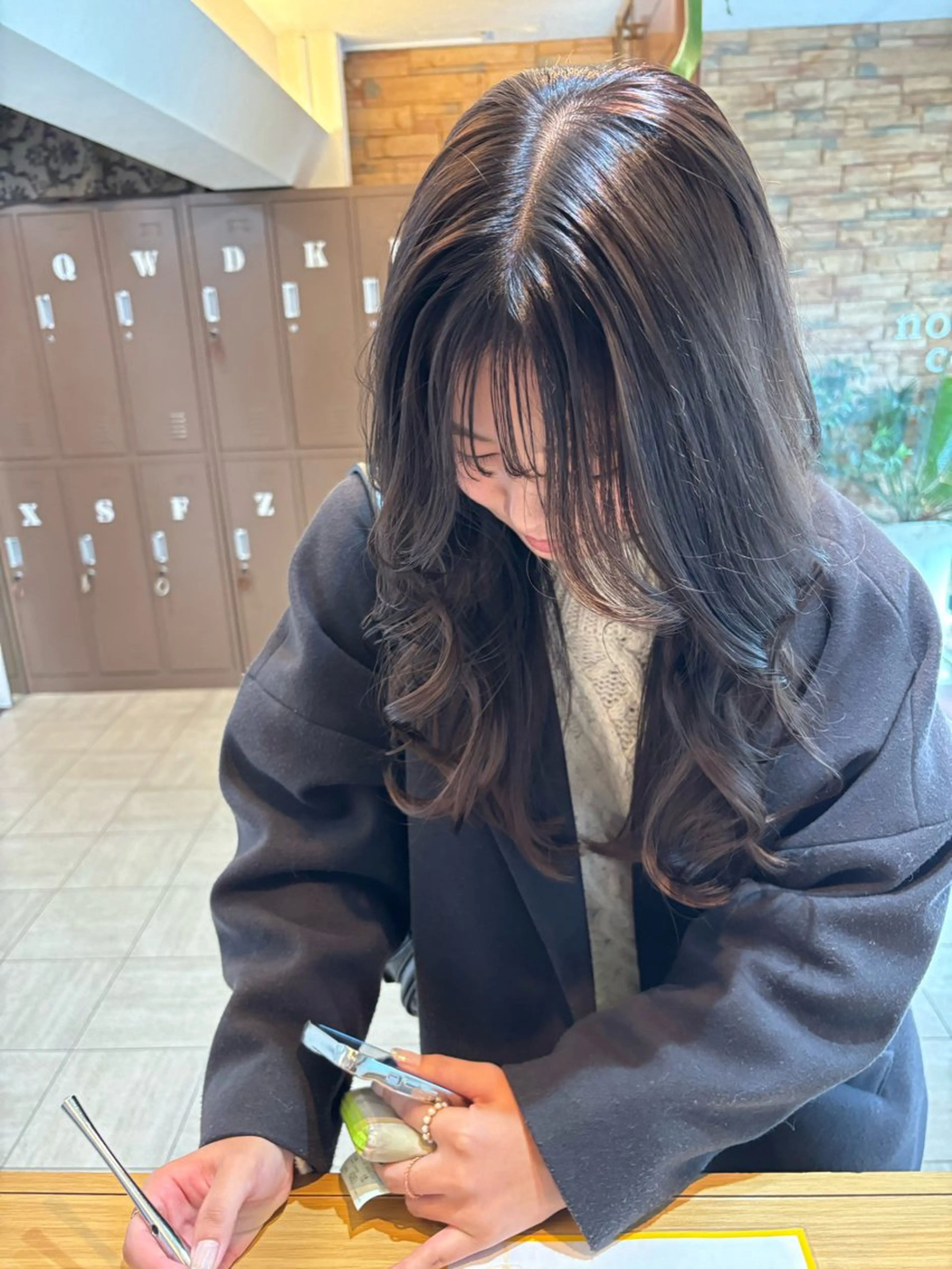 ロング 顔周りの似合わせ特化 井手麻梨栄のヘアスタイル