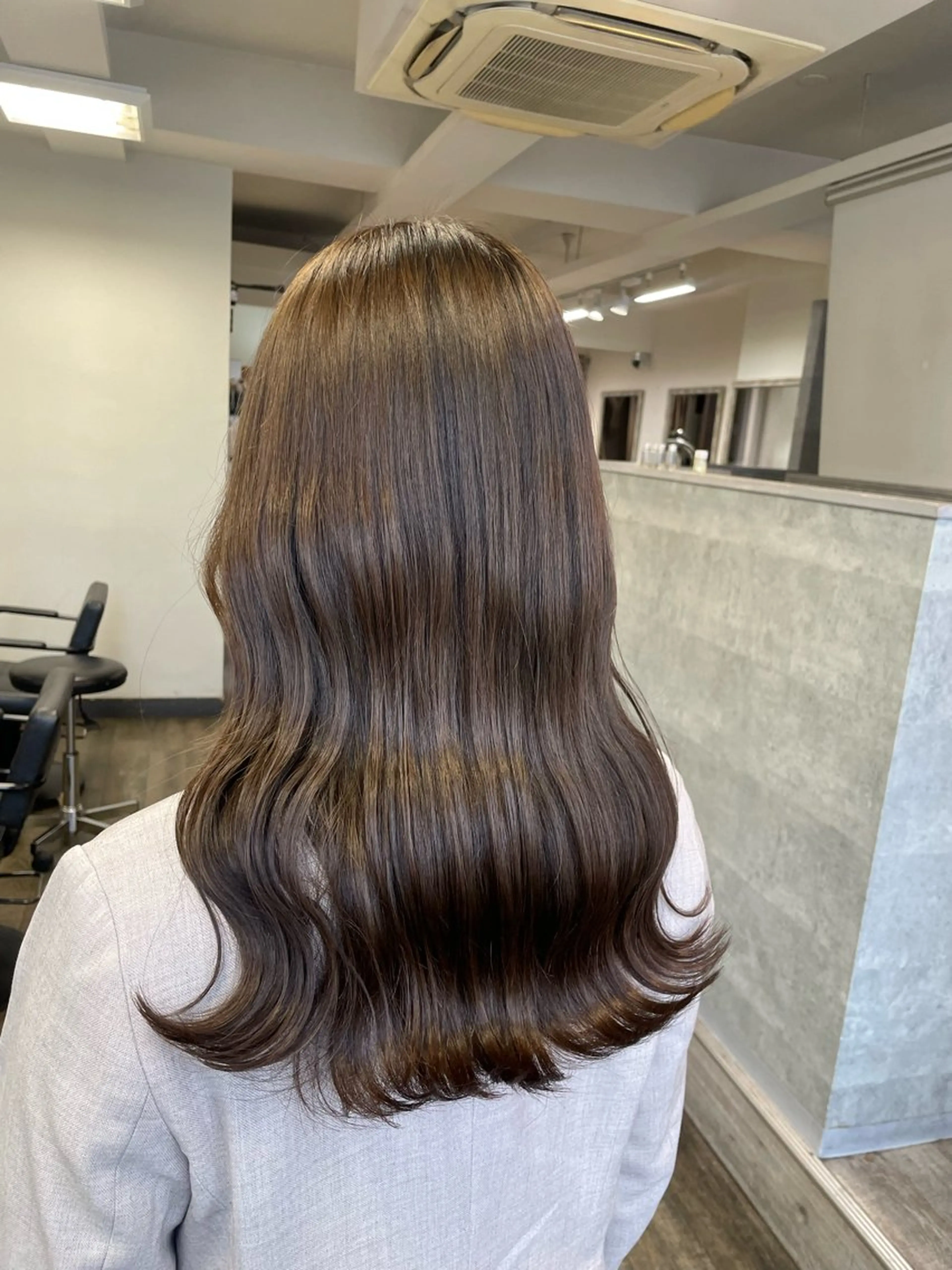 ロング ヘアカラー 西浦 安珠のヘアスタイル