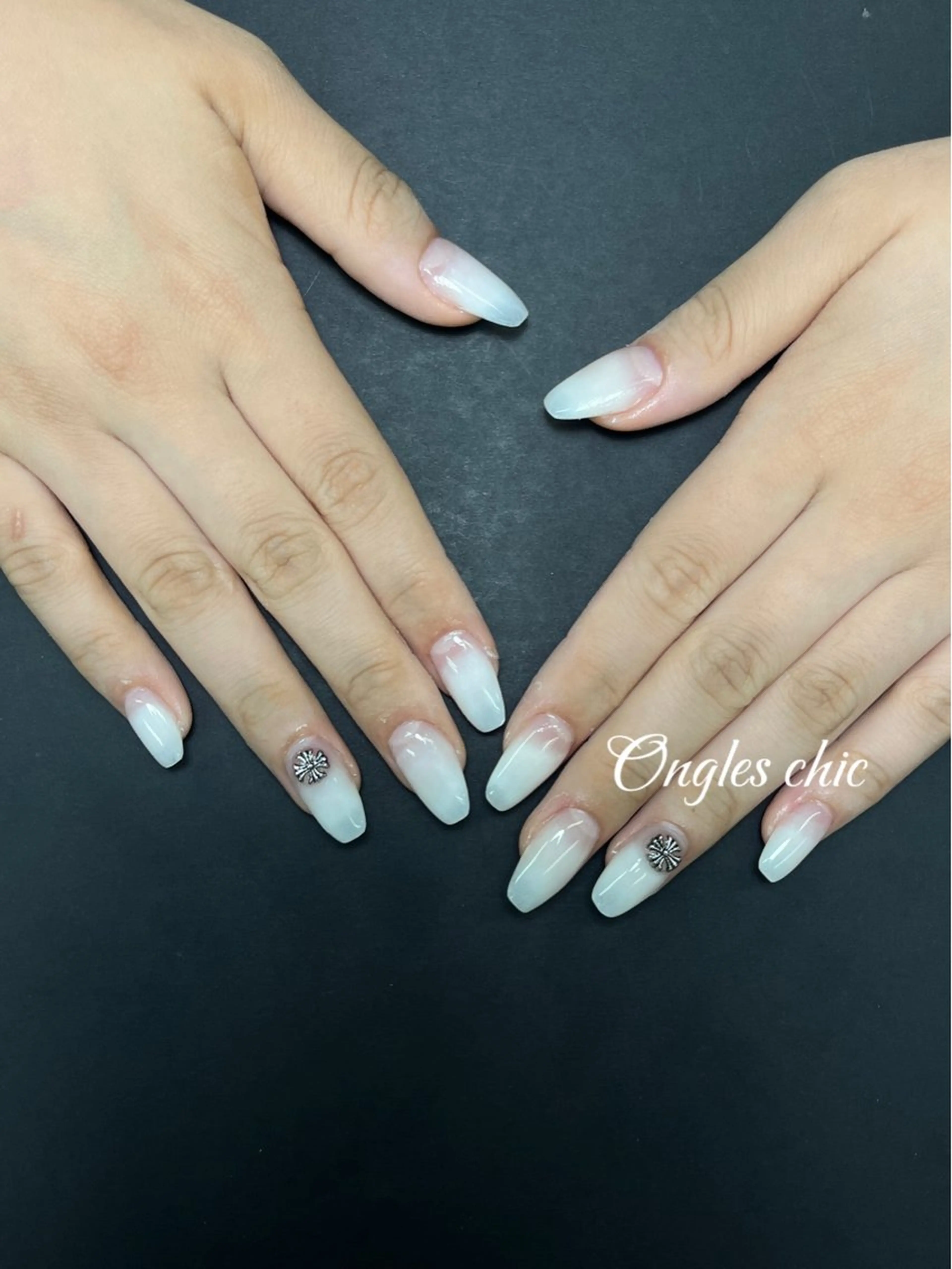 ネイル ハンドネイル ongles chicのネイルデザイン