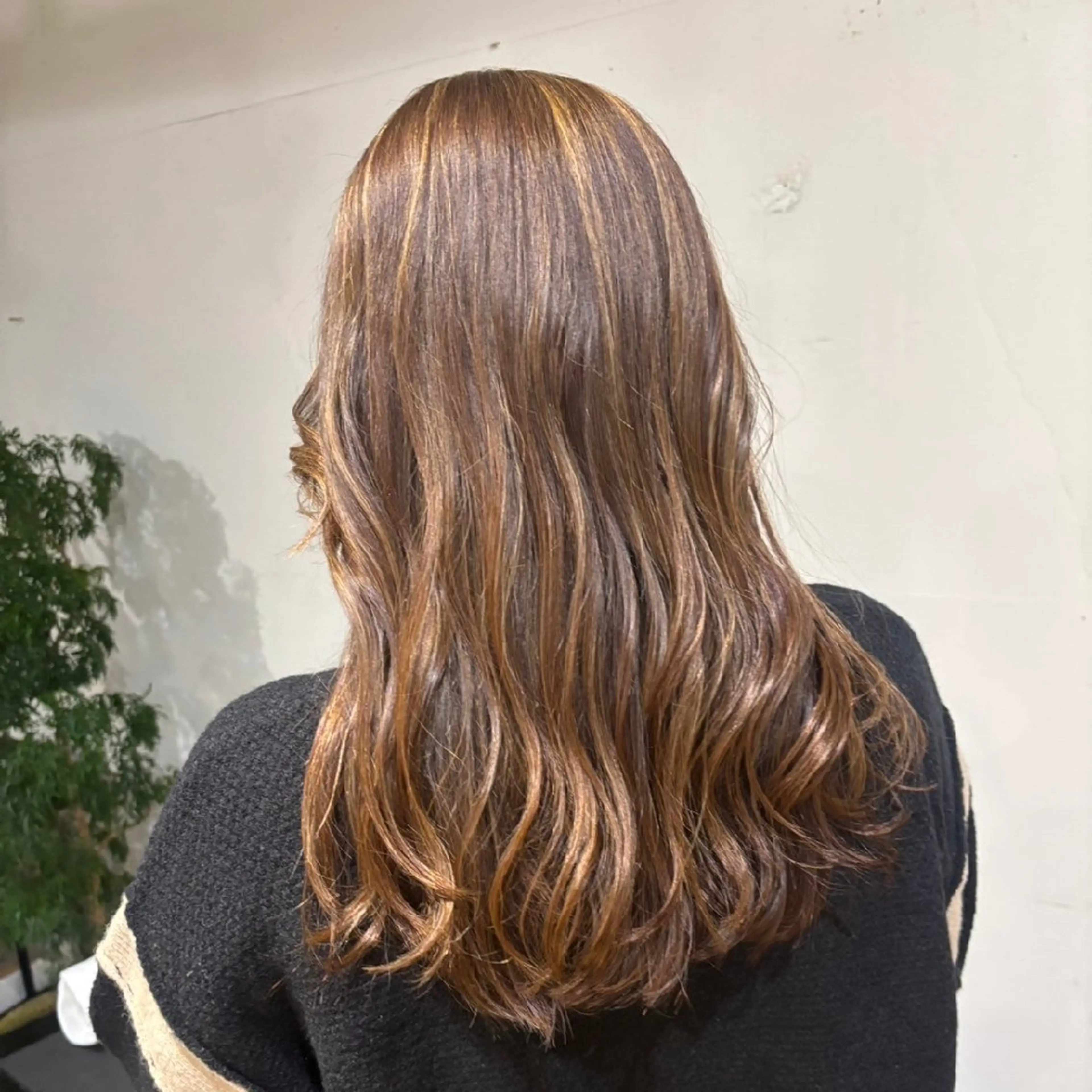 ロング カラー デザインカラー ハイライトカラー ハイライト トリートメント SAVA keyaki所属・SAVA  ハヤシ マユ ✂のヘアスタイル