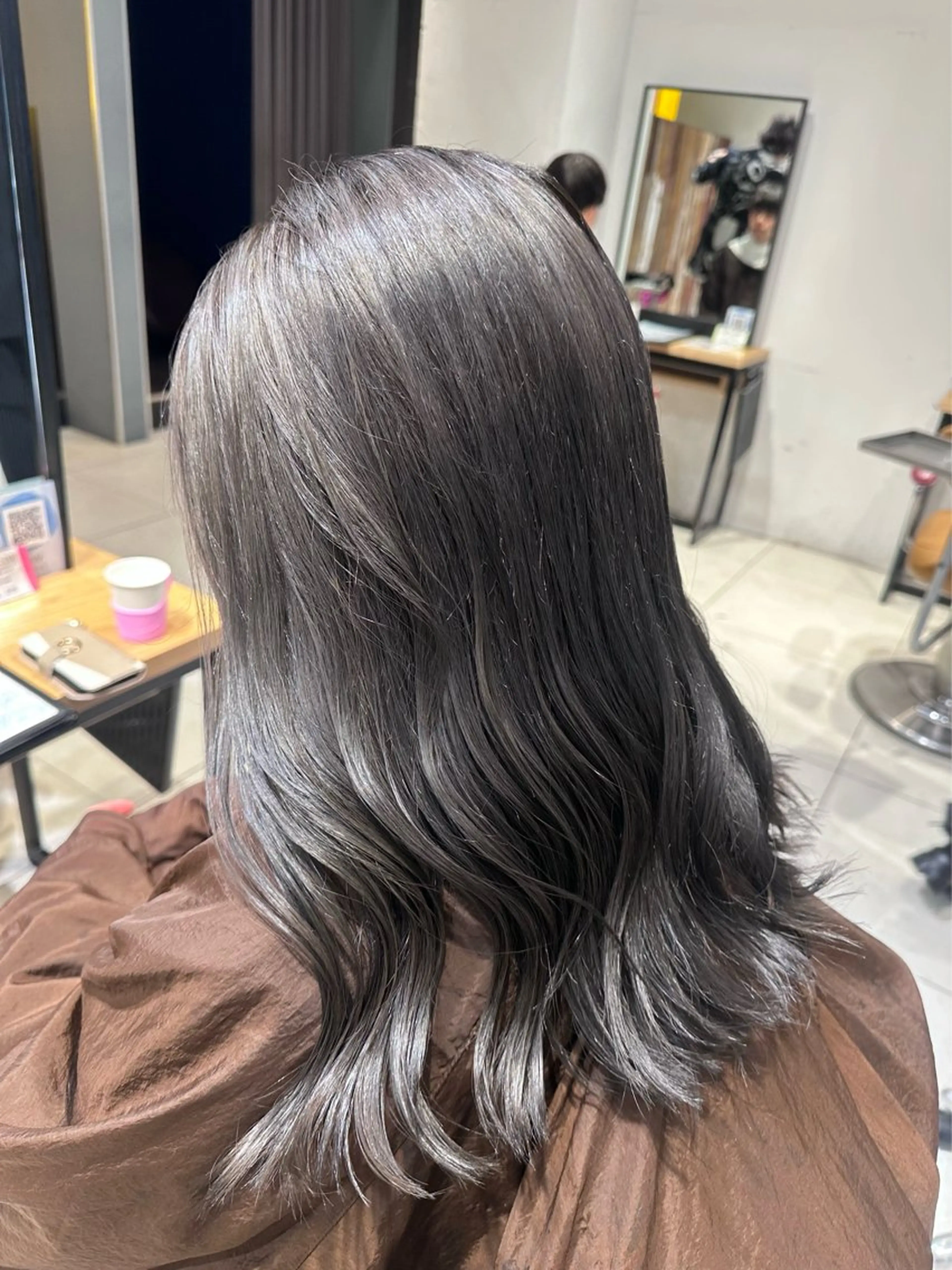 ロング カラー ブリーチ EARTH AOBADAIのヘアスタイル