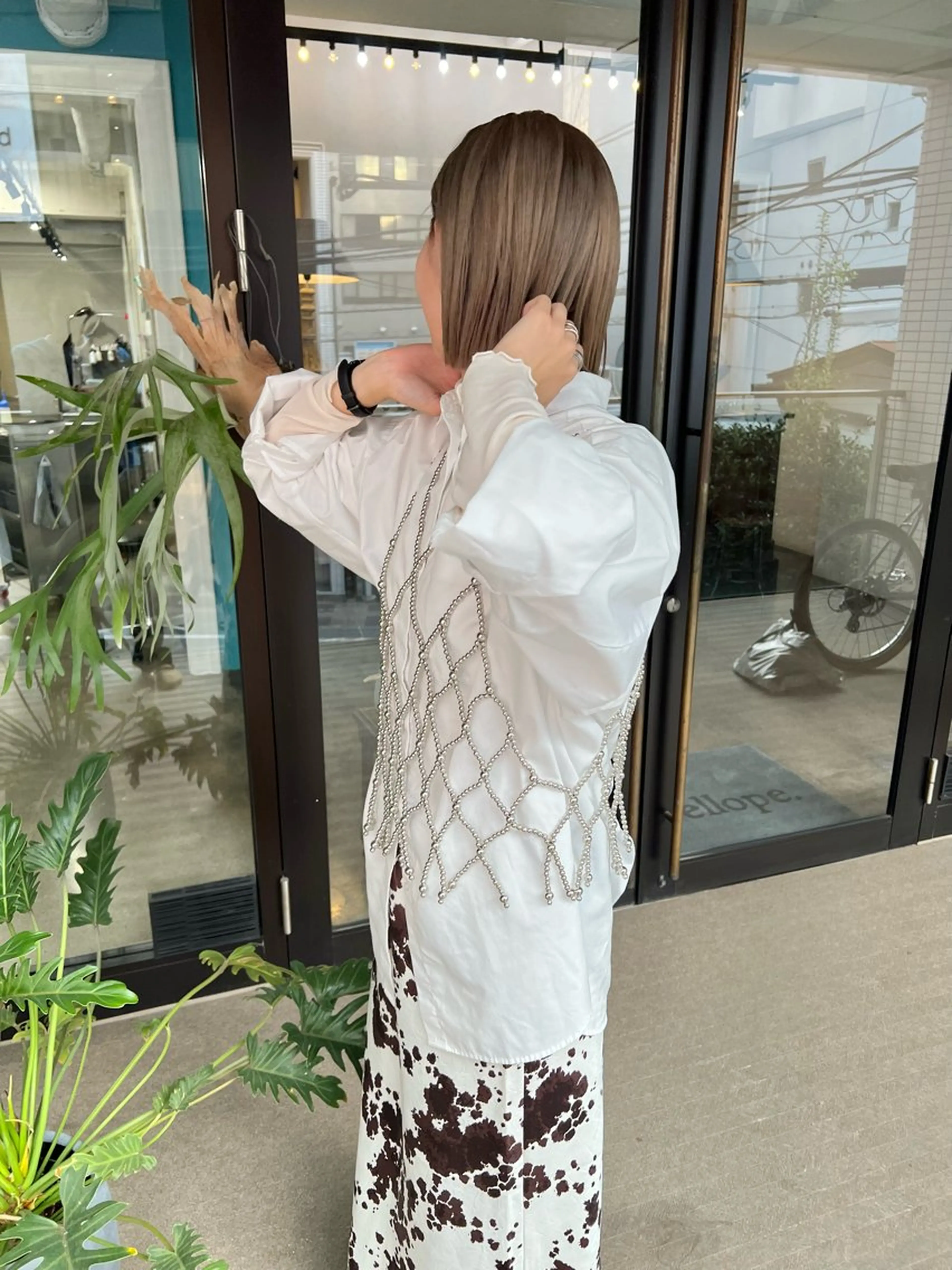 ショート カラー 切りっぱなしボブ ベージュカラー ブリーチ ブロンド ブロンドベージュ カット ヘアカラー 千葉 郁也のヘアスタイル