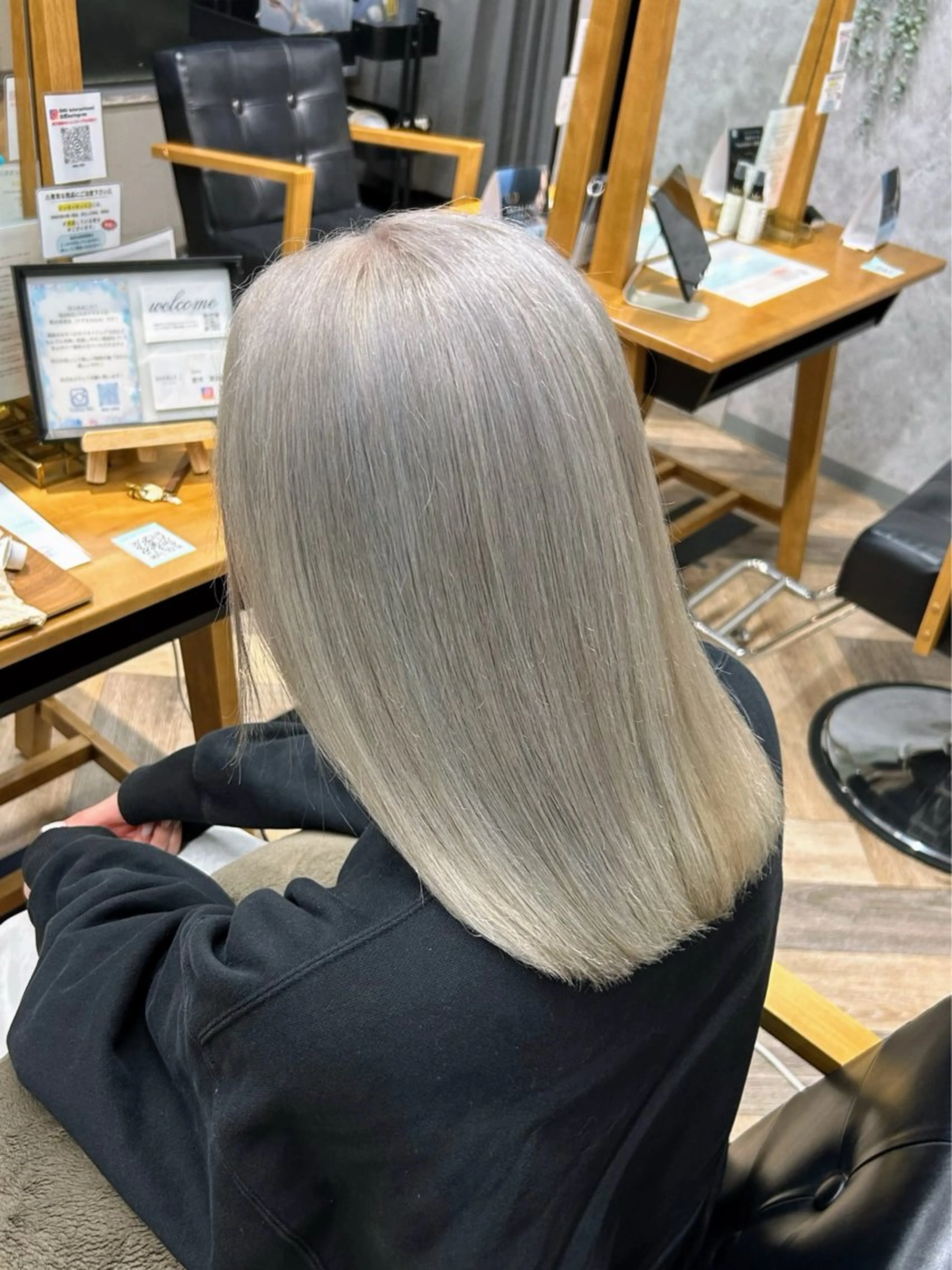 カラー 🎠🤍minami ブリーチ🤍🎠のヘアスタイル