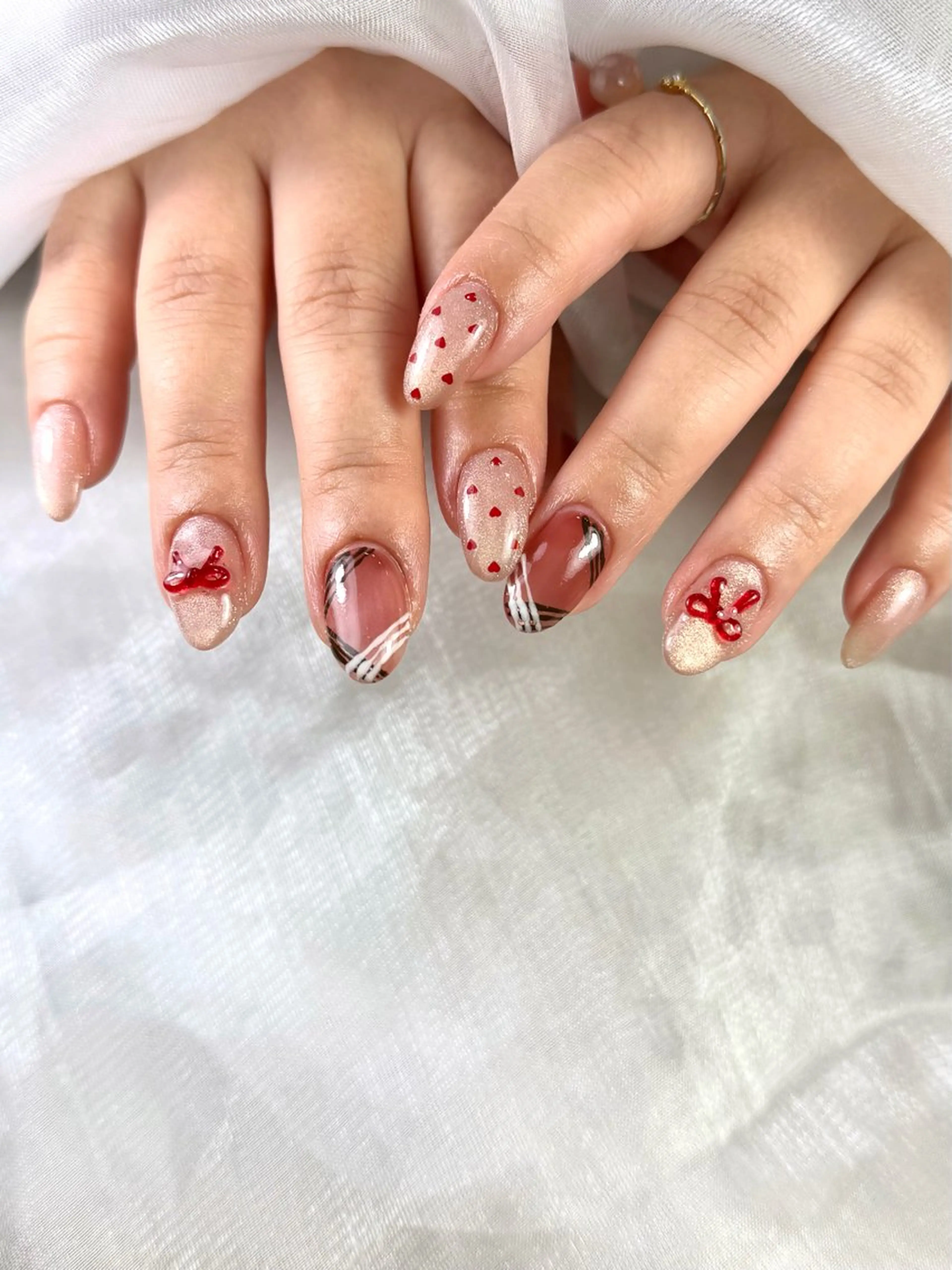 ネイル バレンタイン ハンドネイル Nailsalon MONA.のネイルデザイン