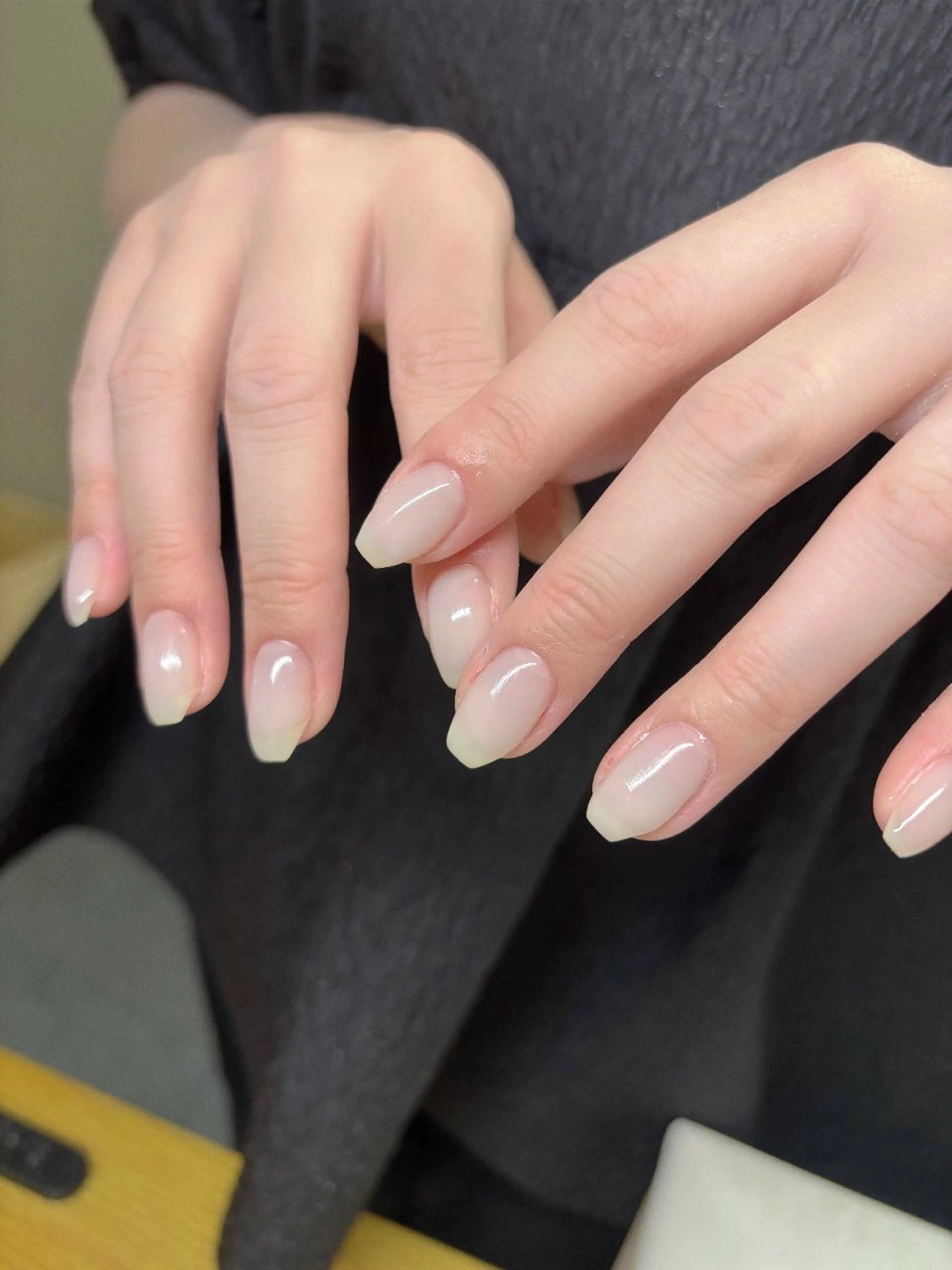 ネイル オフィスネイル ワンカラーネイル シンプルネイル ホワイト ハンドネイル ハンドケア 🎀NAIL🎀 AI🪄︎︎◝✩のネイルデザイン