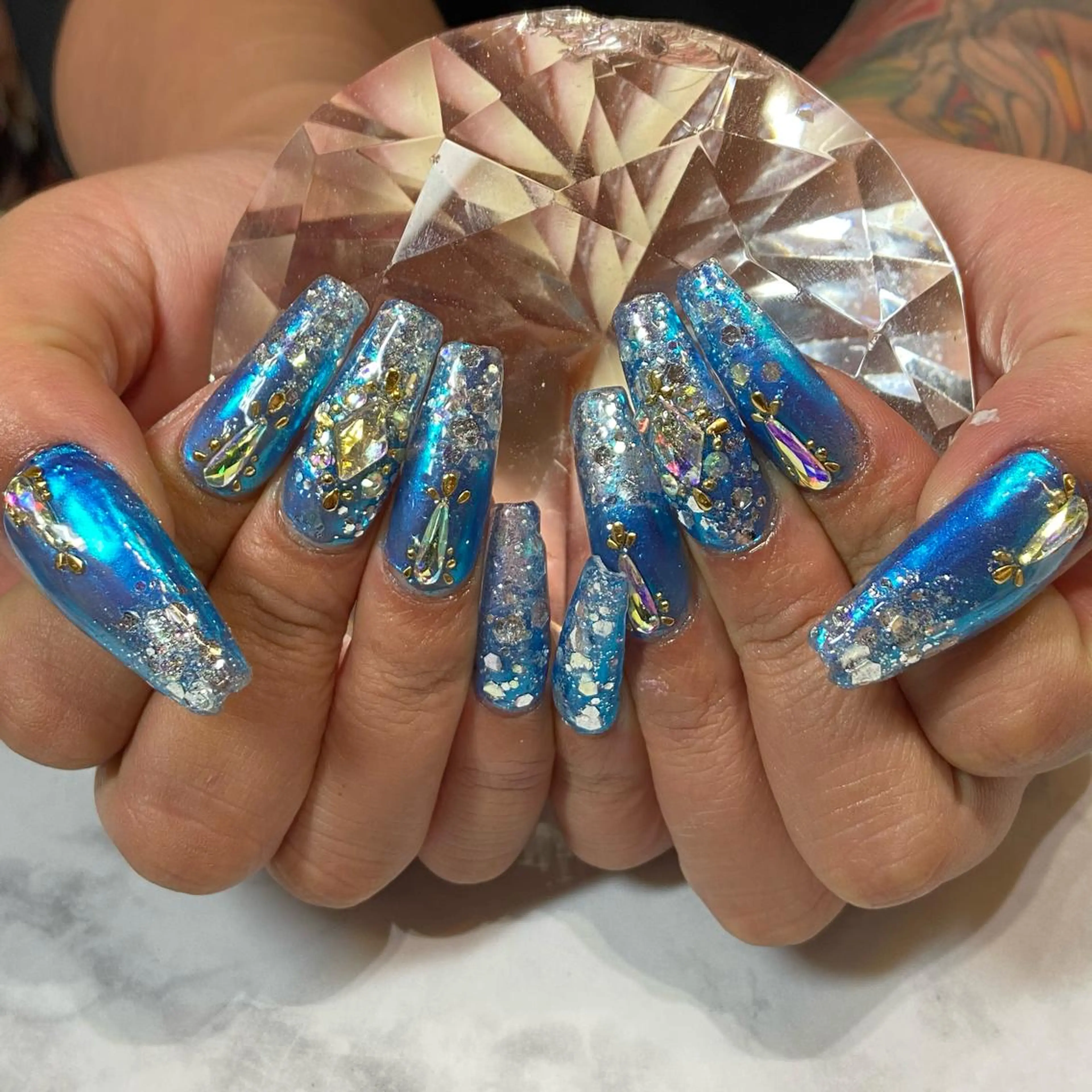 ネイル ロングネイル ミディアムネイル スカルプネイル ハンドネイル YUN 💅のネイルデザイン