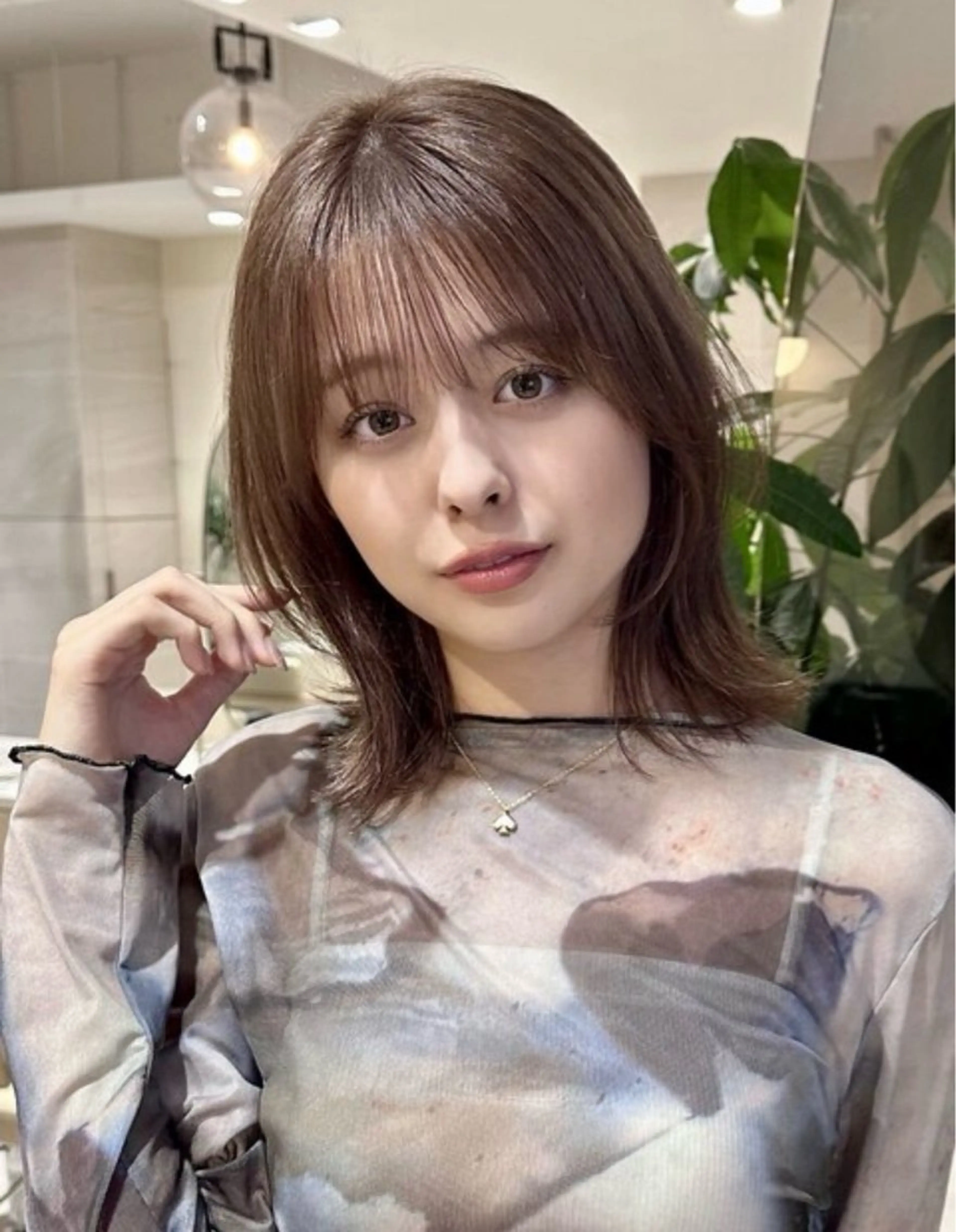 ショート カラー ベージュカラー ブラウンカラー 透明感カラー ボブ くびれヘア カット カット無料｜レイヤー カット｜韓国モテへアのヘアスタイル