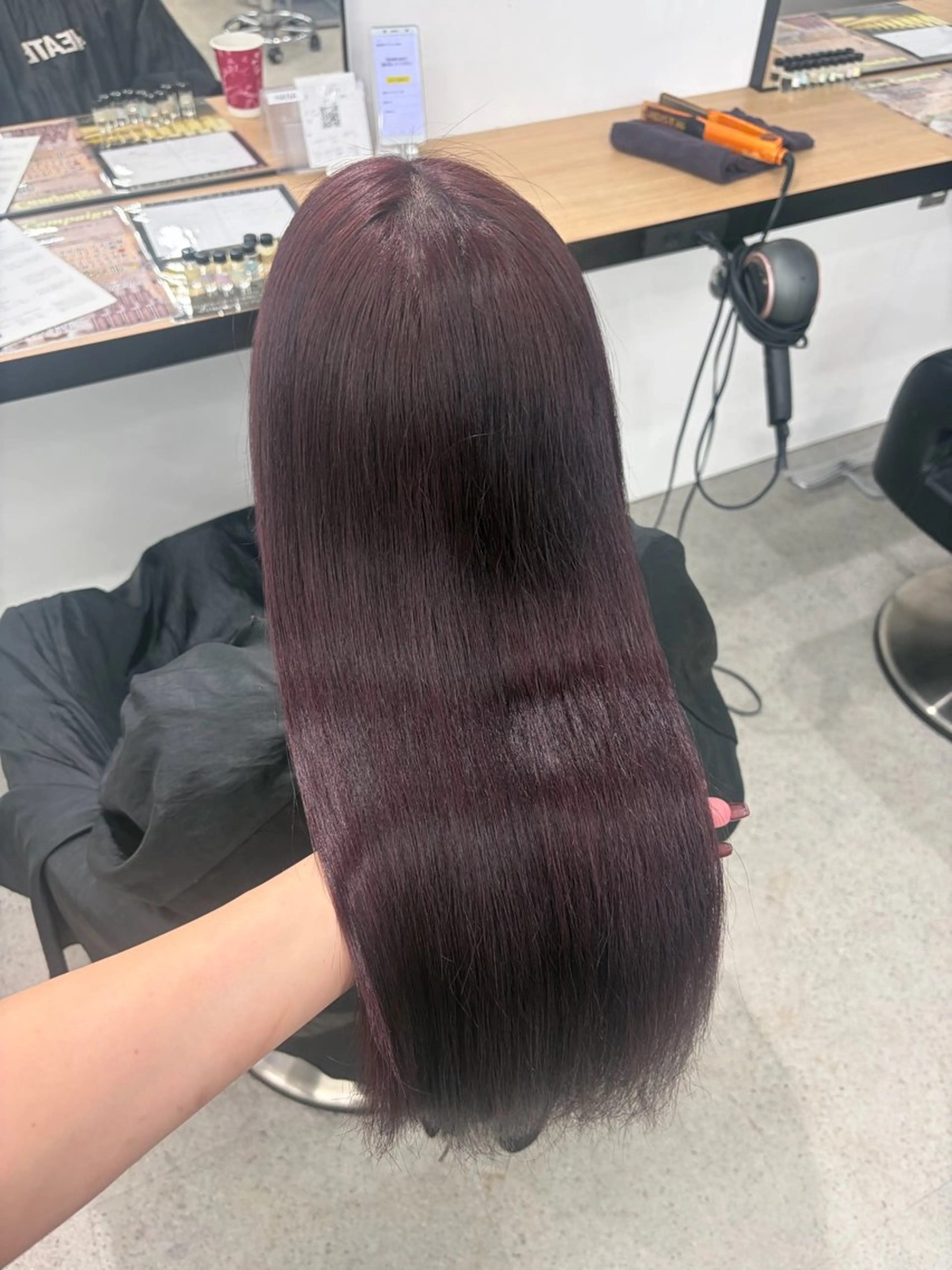 ロング カラー ブリーチ 髪質改善 トリートメント ヘアカラー 💗愛され暖色💗 ピンク/レッド💗のヘアスタイル