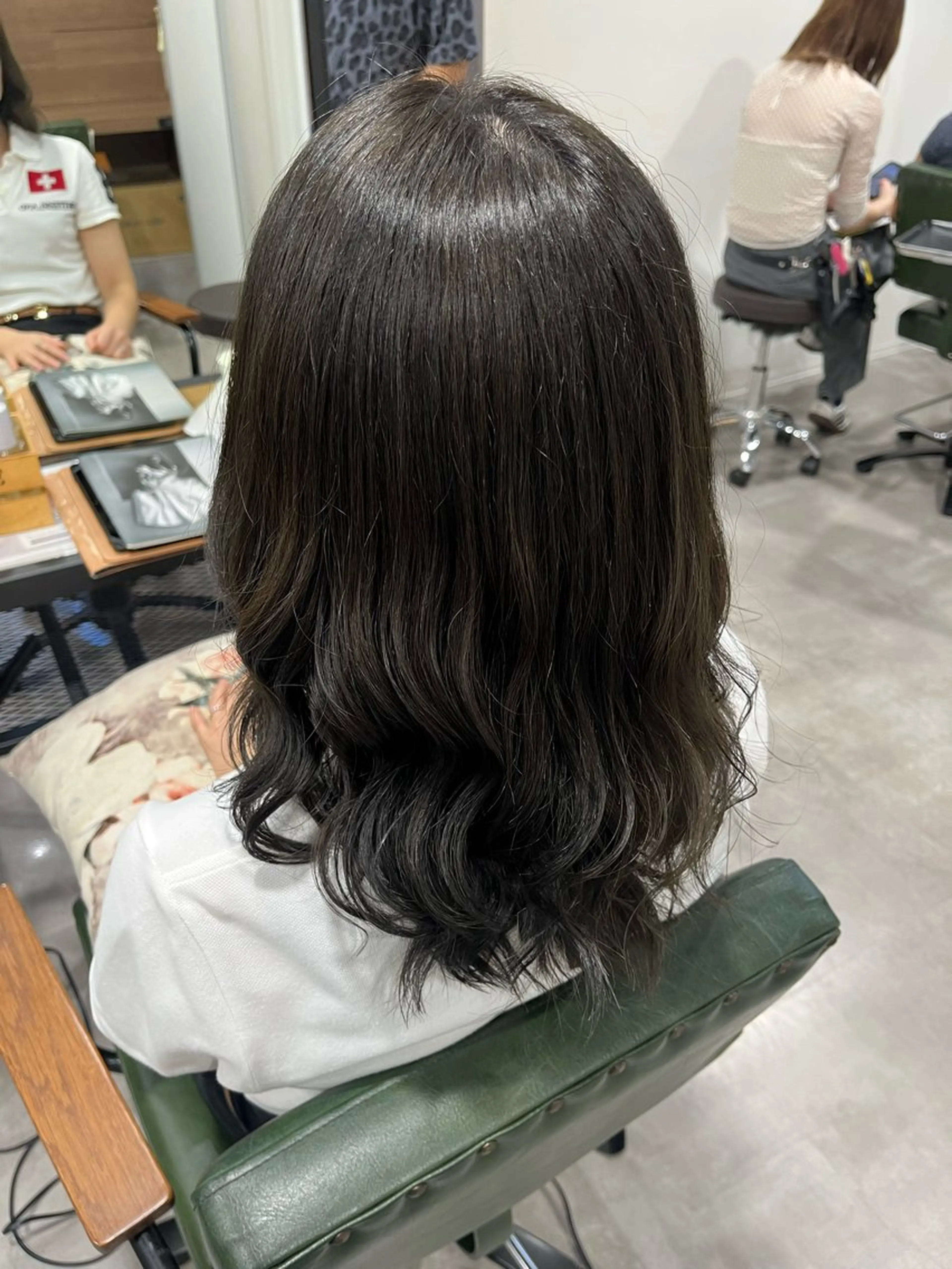 セミロング ヘアカラー 艶カラー透明感カラー まいか🫧‪のヘアスタイル