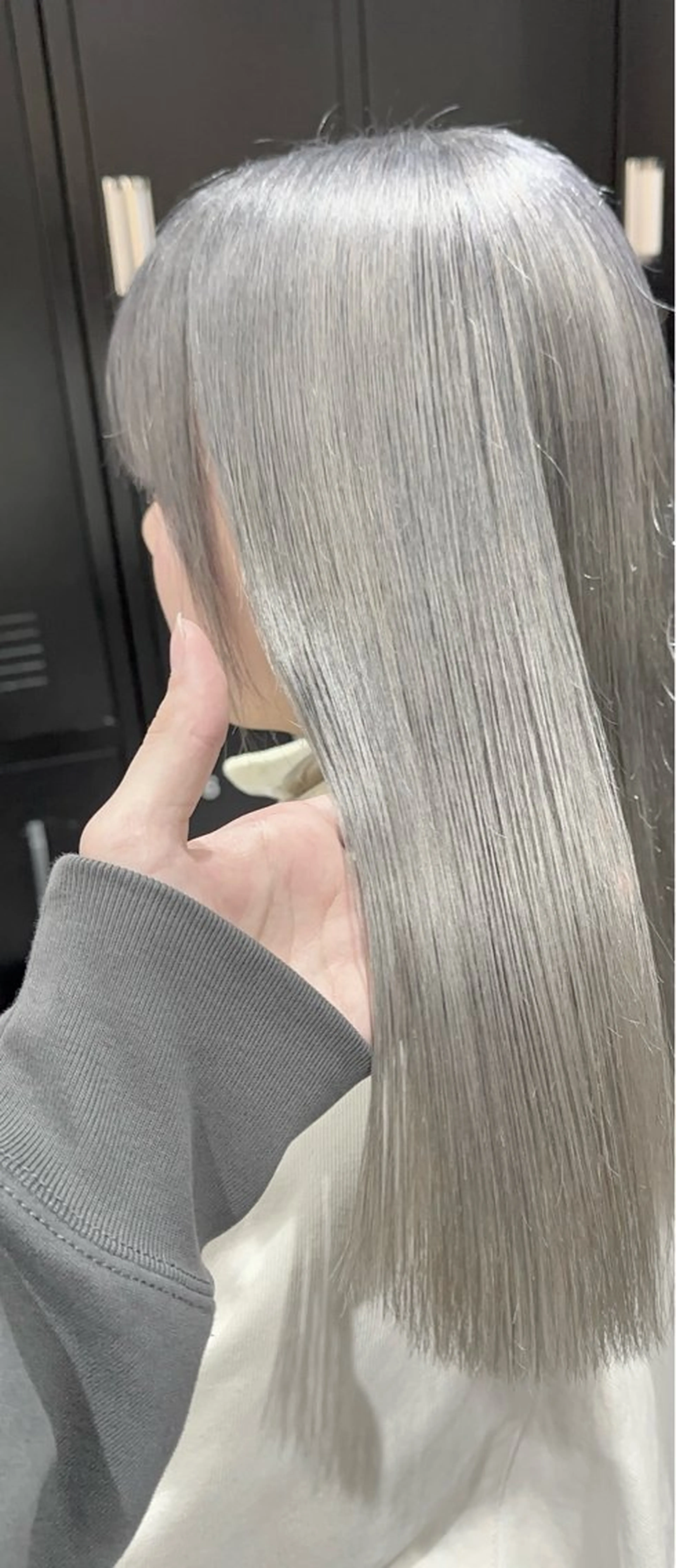 ロング カラー ブリーチ ケアブリーチ イヤリングカラー インナーカラー ヘアカラー トリートメント レイヤーカット/ ブリーチカラー/雅人のヘアスタイル