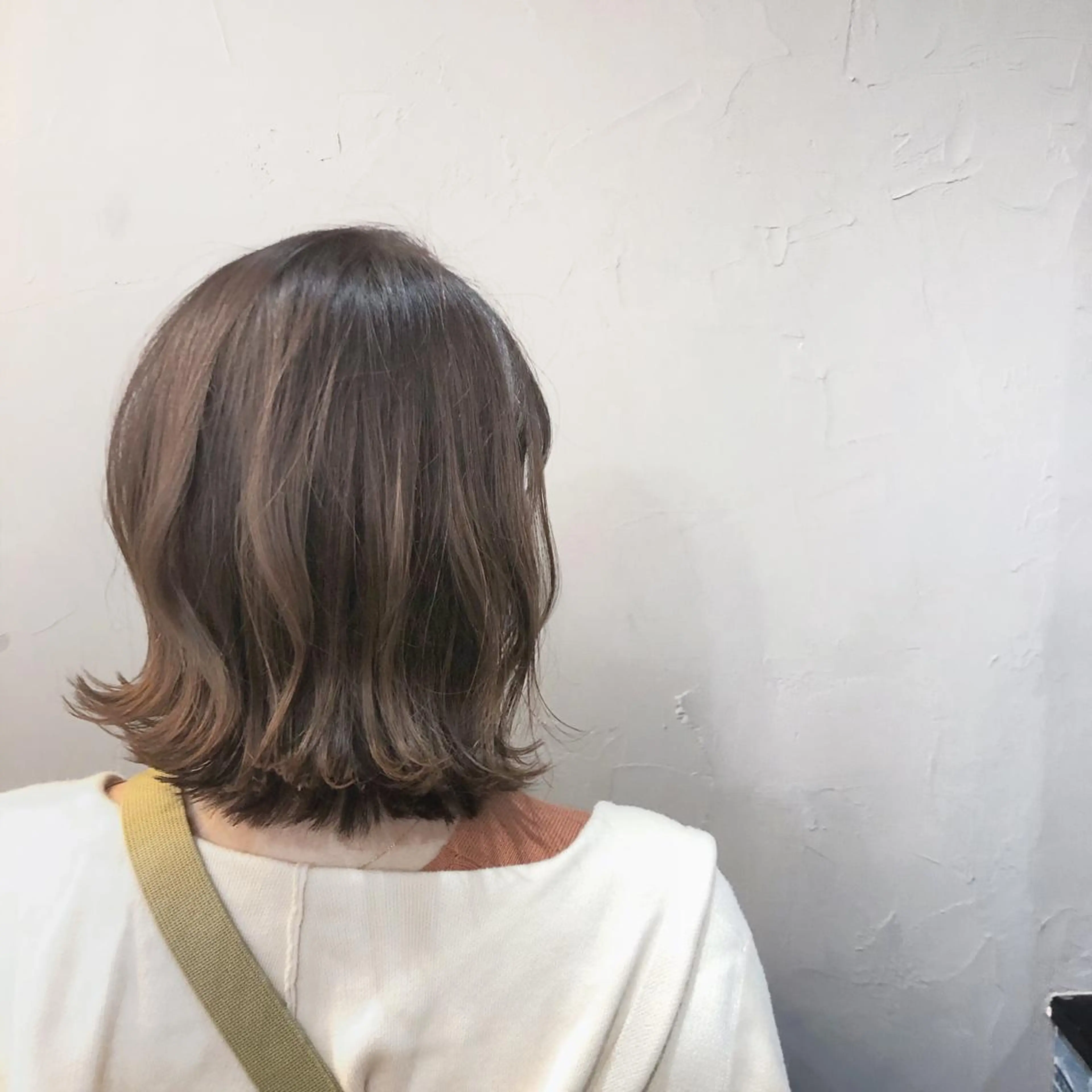 ミディアム カラー アッシュ ベージュカラー 透明感カラー ハイライトカラー ボブ カット ヘアカラー トリートメント CISCO所属・山口 浩之のヘアスタイル