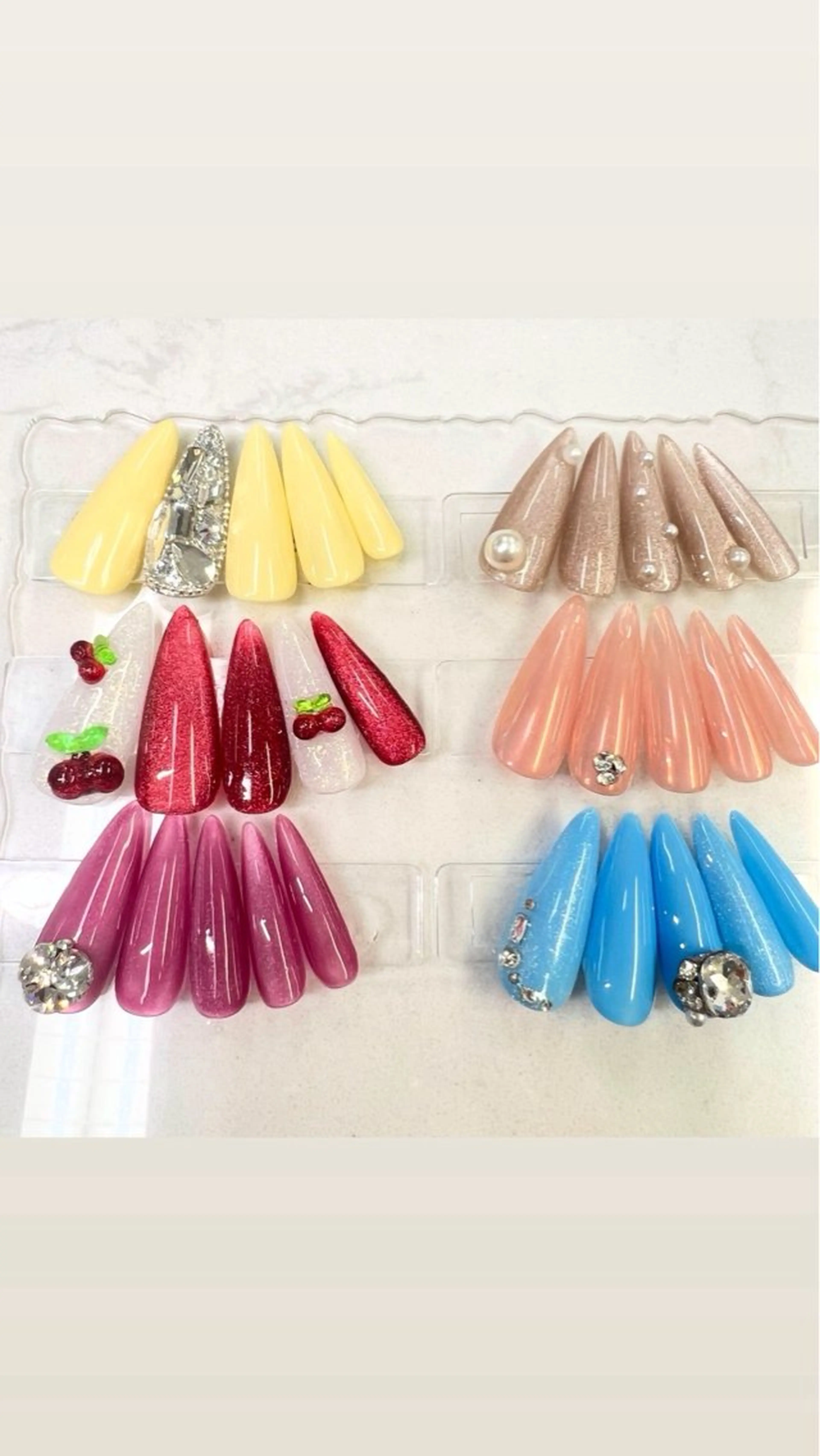 ネイル フットネイル フレンチネイル ジェルネイル ガラスフレンチ キラキラネイル クイーンズネイル銀座所属・Queeens nailのネイルデザイン